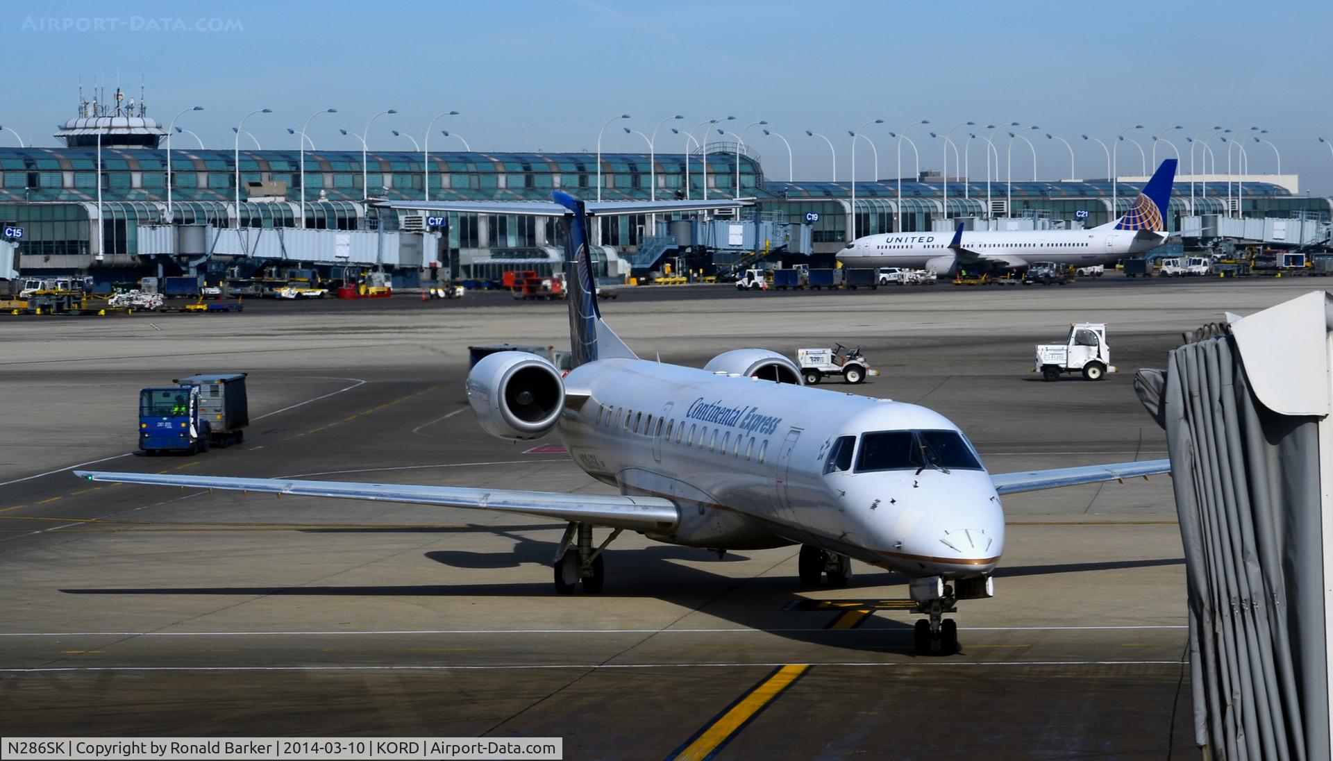 N286SK, 2001 Embraer EMB-145LR C/N 145443, Taxi Chicago
