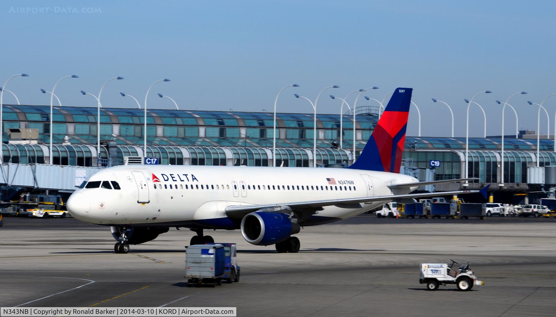 N343NB, 2002 Airbus A319-114 C/N 1752, Taxi Chicago