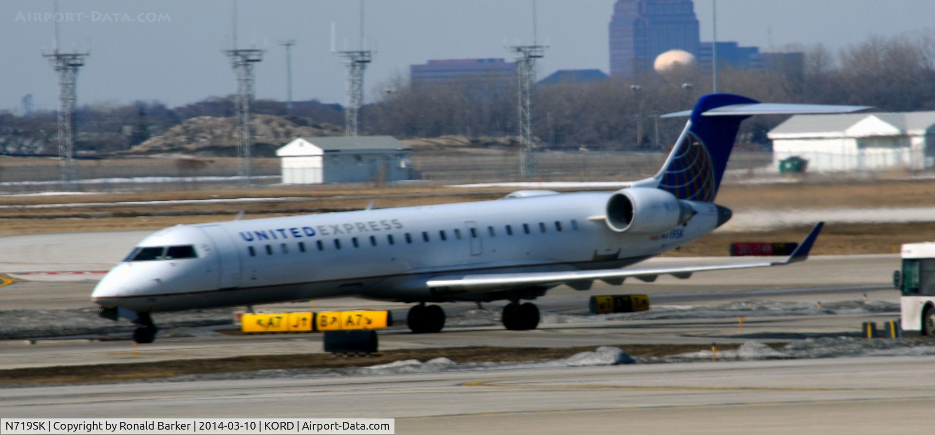 N719SK, 2004 Bombardier CRJ-701ER (CL-600-2C10) Regional Jet C/N 10188, Taxi Chicago