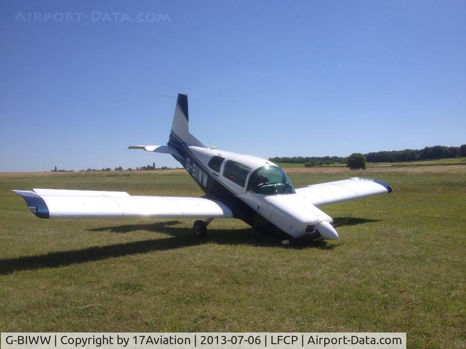 G-BIWW, 1972 American Aviation AA-5 Traveler C/N AA5-0263, Dead !! Leant to a friend and sadly he had a bit of a mis-hap in landing :-(