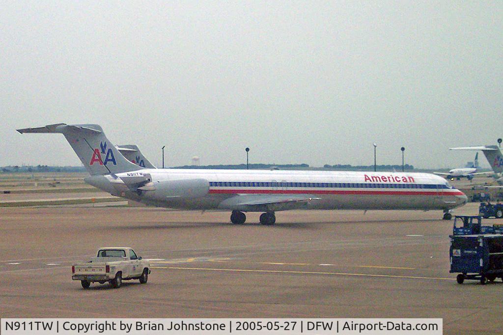 N911TW, 1983 McDonnell Douglas MD-82 (DC-9-82) C/N 49182, N911TW MD-82 DFW 27.5.05