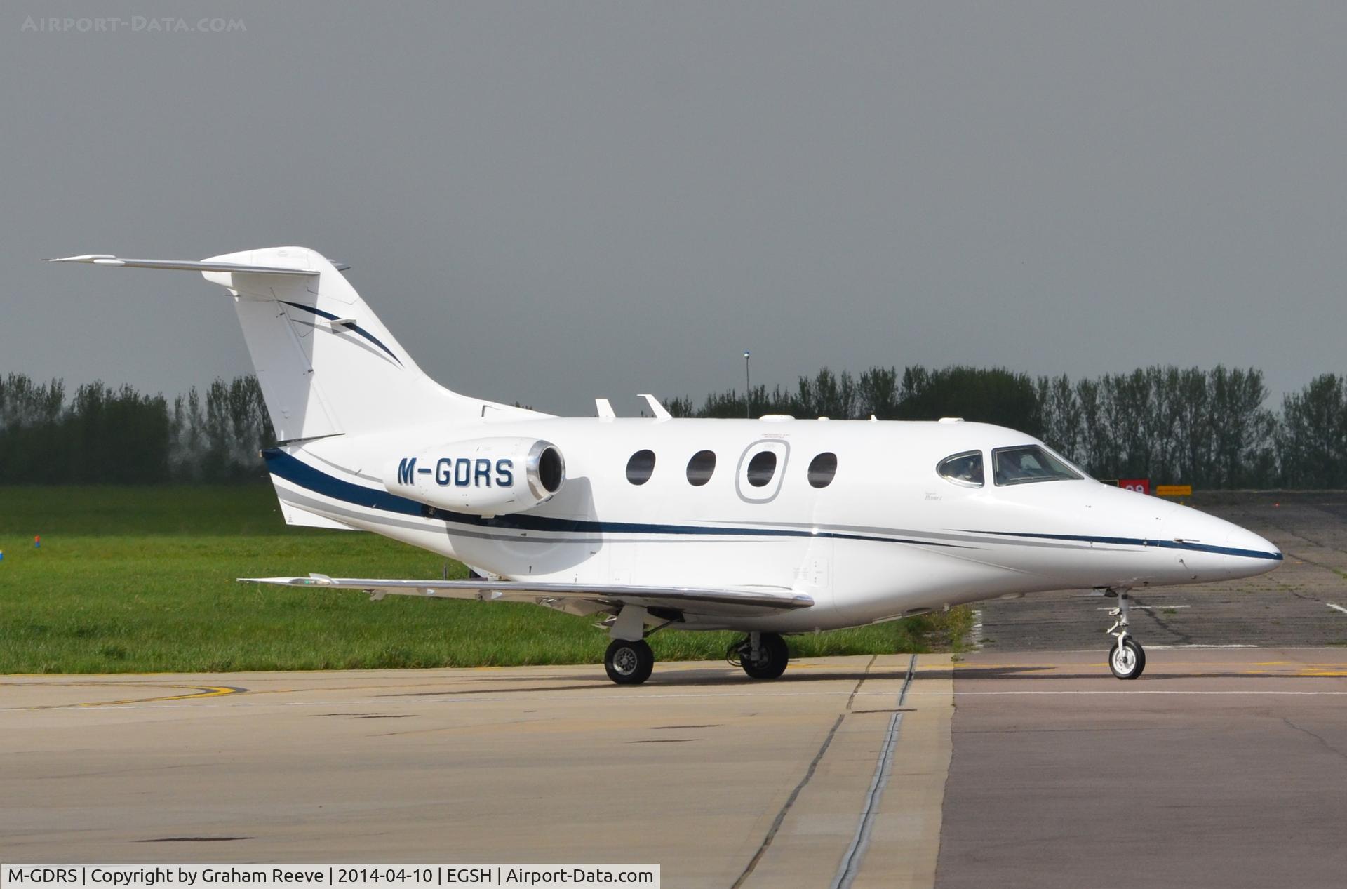 M-GDRS, 2002 Raytheon 390 Premier I C/N RB-35, About to depart.