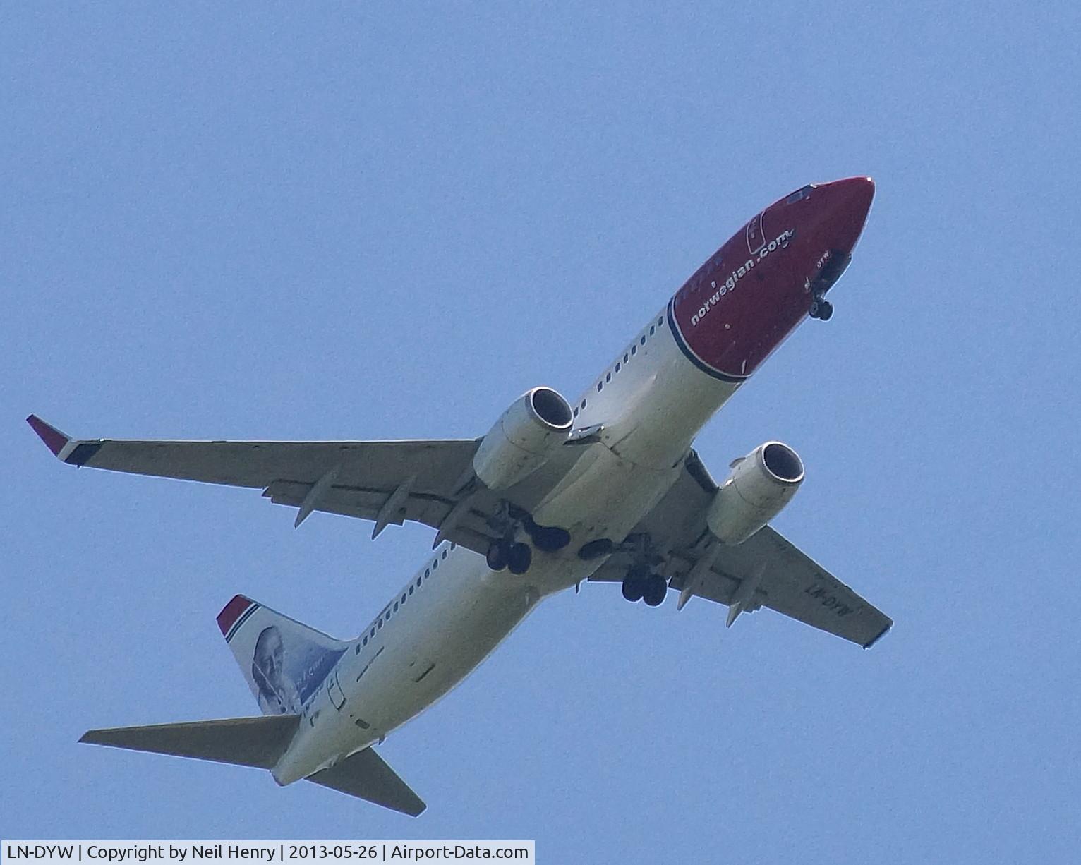 LN-DYW, 2011 Boeing 737-8JP C/N 39010, on eastern approach to London Gatwick flying over Newchapel, Surrey