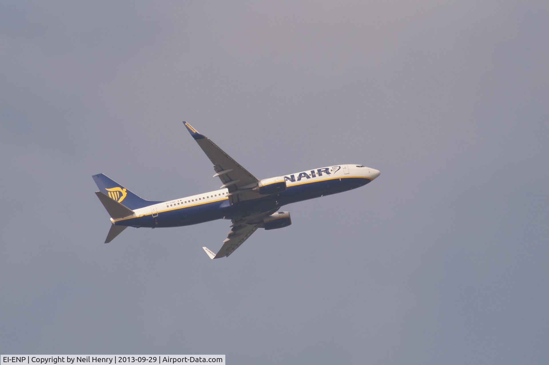 EI-ENP, 2010 Boeing 737-8AS C/N 40304, on eastern approach to London Gatwick - over Newchapel, Surrey, UK