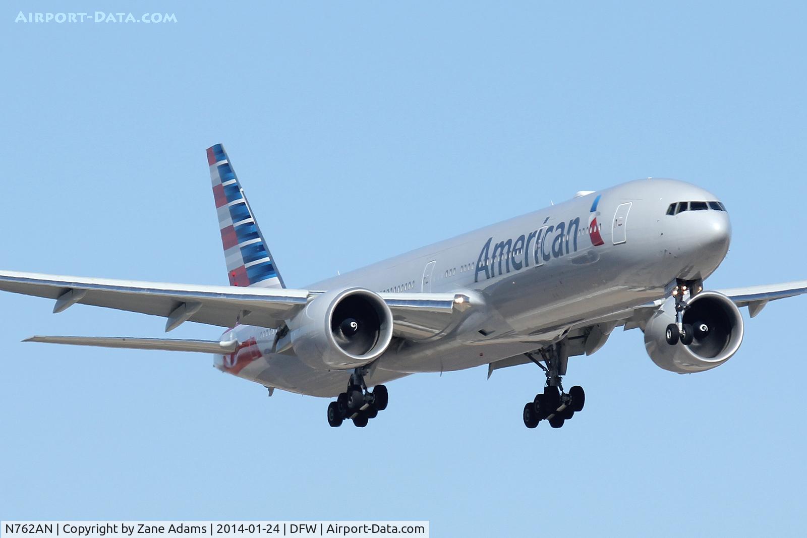 N762AN, 2002 Boeing 777-223 C/N 31479, American Airlines at DFW Airport