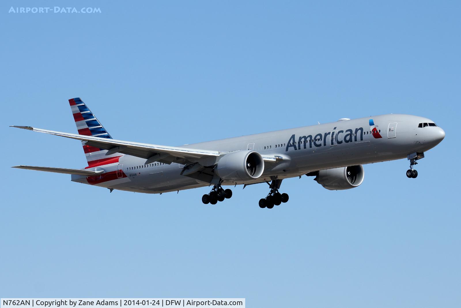 N762AN, 2002 Boeing 777-223 C/N 31479, American Airlines at DFW Airport