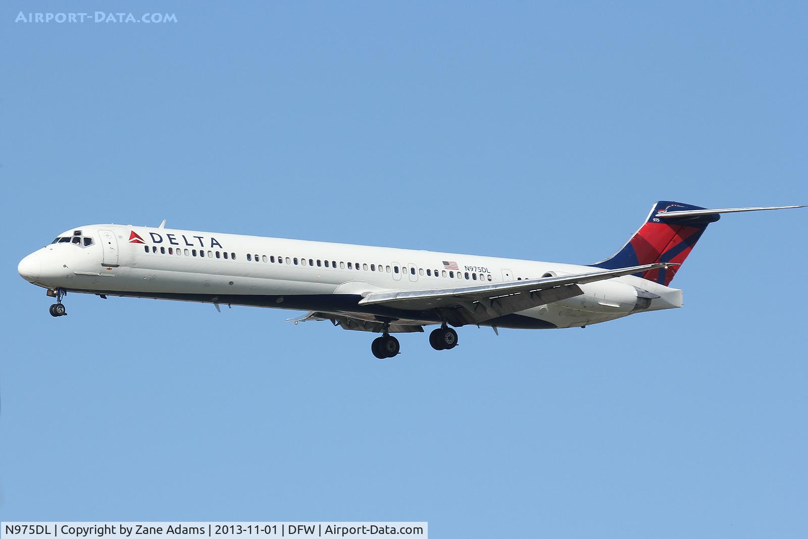 N975DL, 1991 McDonnell Douglas MD-88 C/N 53243, Landing at DFW Airport