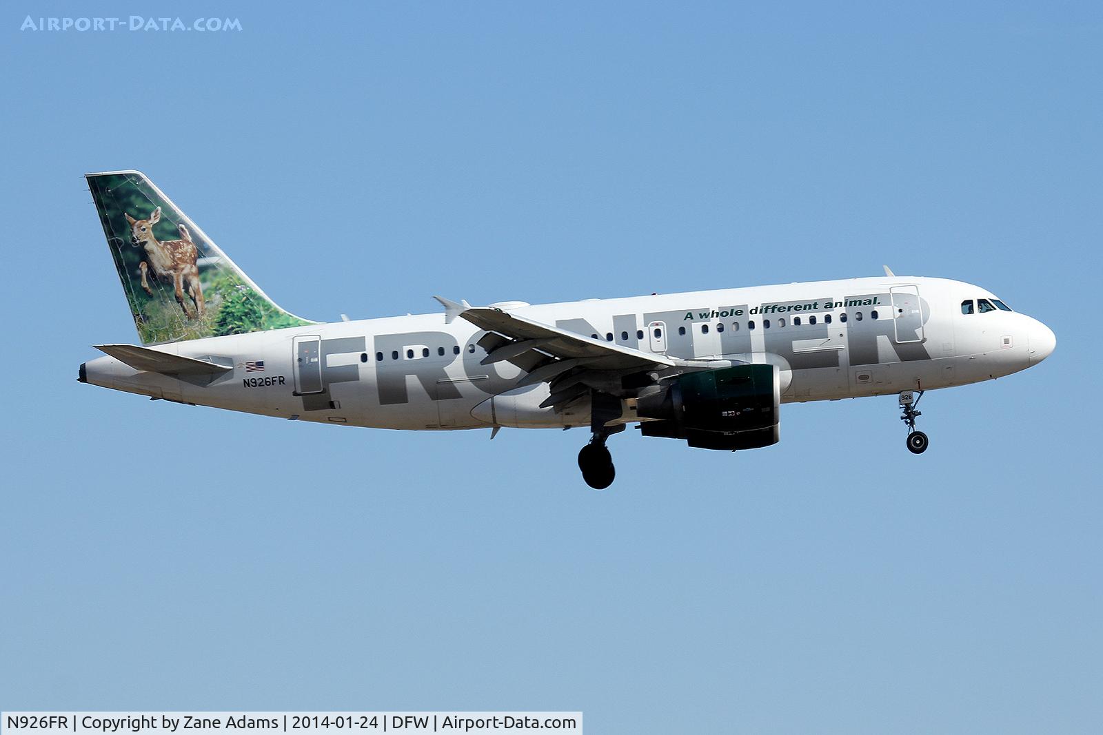 N926FR, 2004 Airbus A319-111 C/N 2198, Landing at DFW Airport
