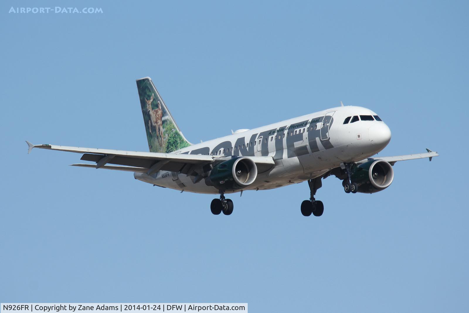 N926FR, 2004 Airbus A319-111 C/N 2198, Landing at DFW Airport
