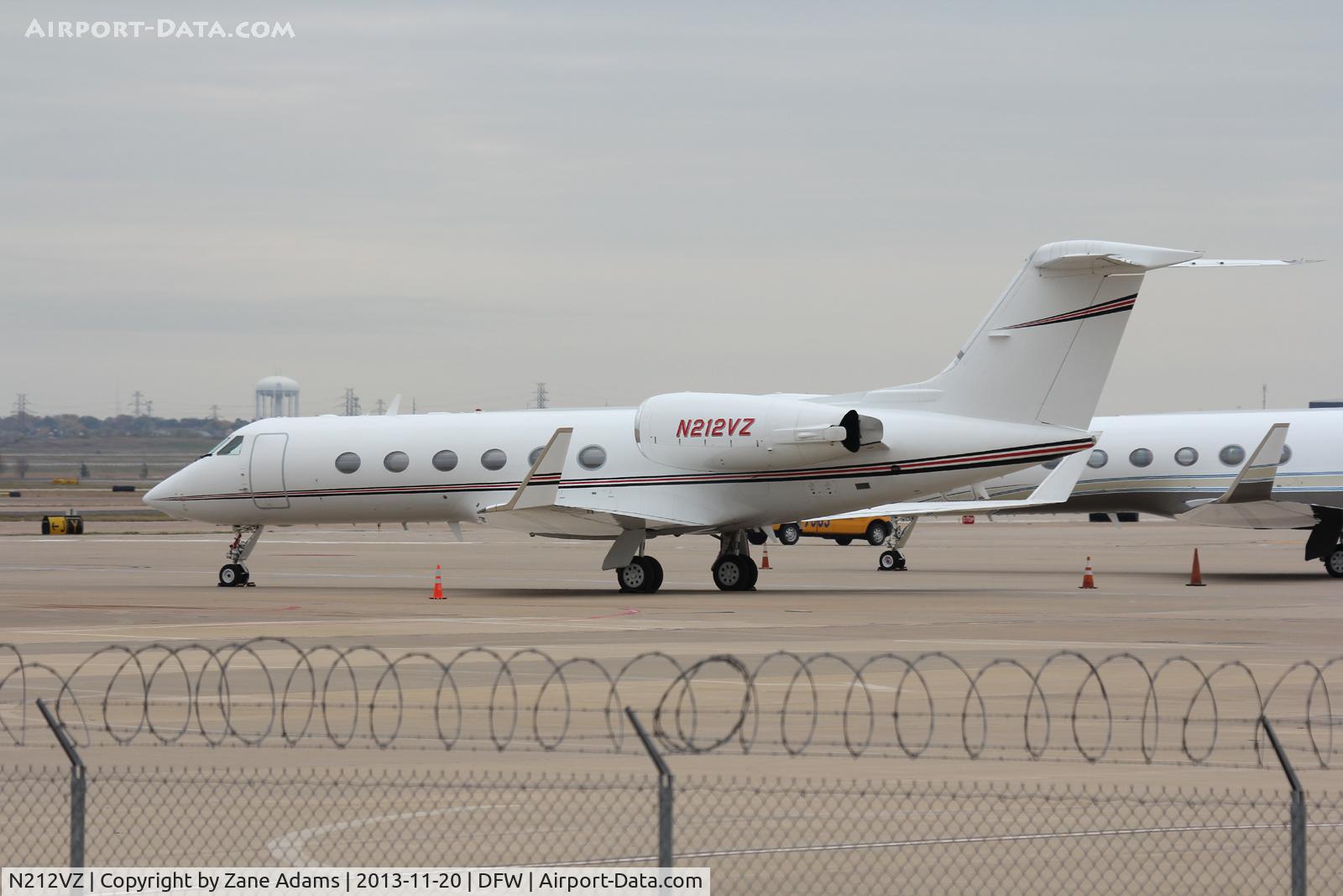 N212VZ, 2004 Gulfstream Aerospace G-IV (G400) C/N 1531, At DFW Airport