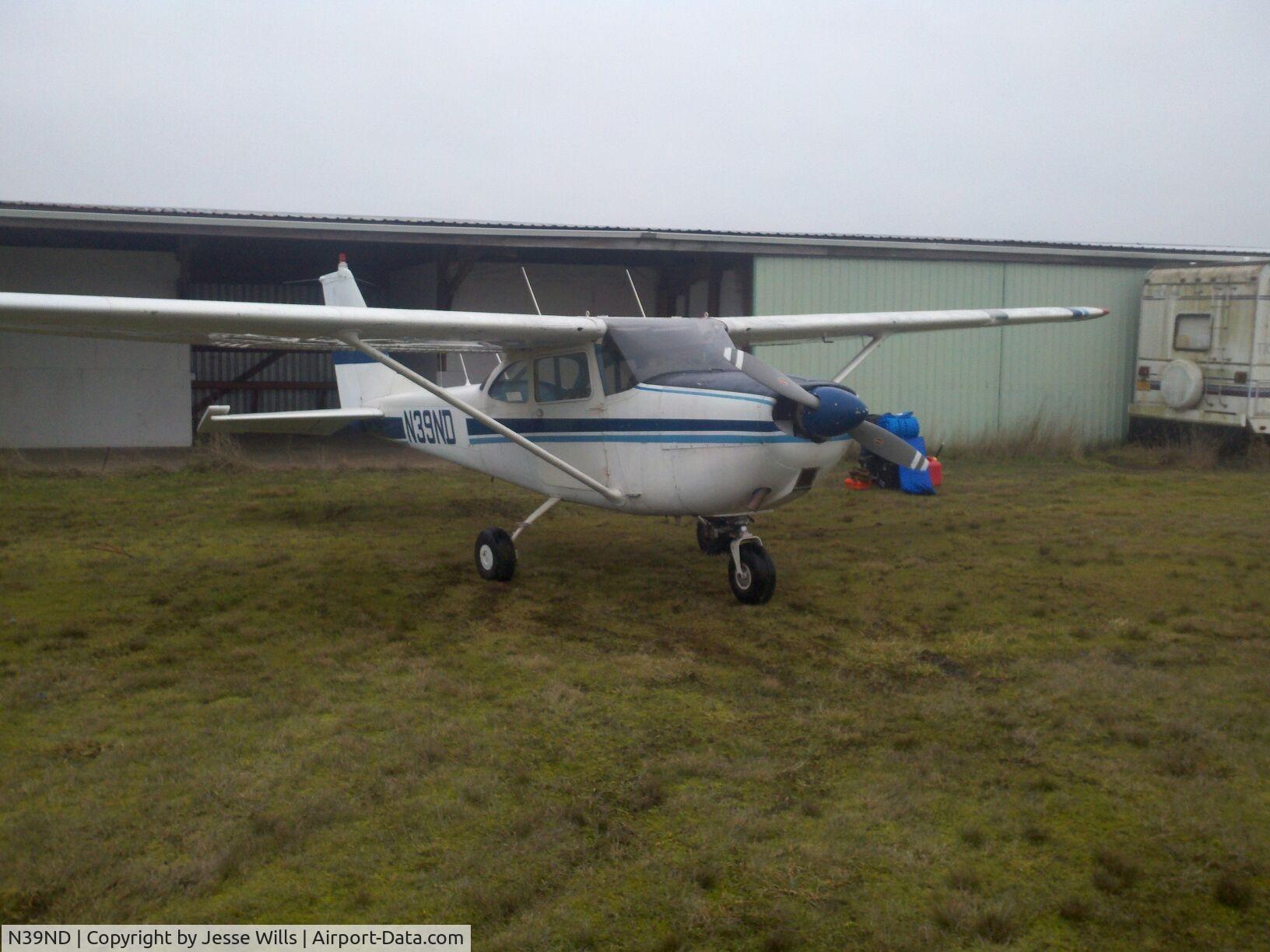 N39ND, 1967 Cessna T-41B Mescalero C/N R172-0082, N39ND in Oregon, fall 2013
