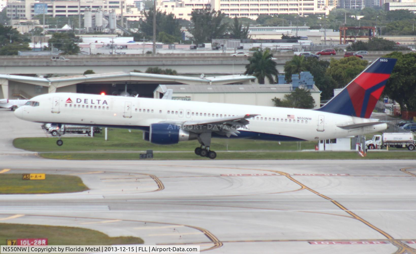 N550NW, 2001 Boeing 757-251 C/N 26497, Delta 757-200