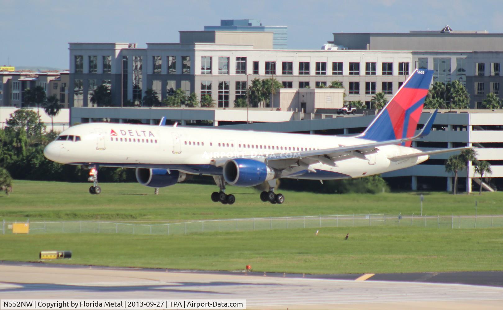 N552NW, 2001 Boeing 757-251 C/N 26499, Delta 757-200