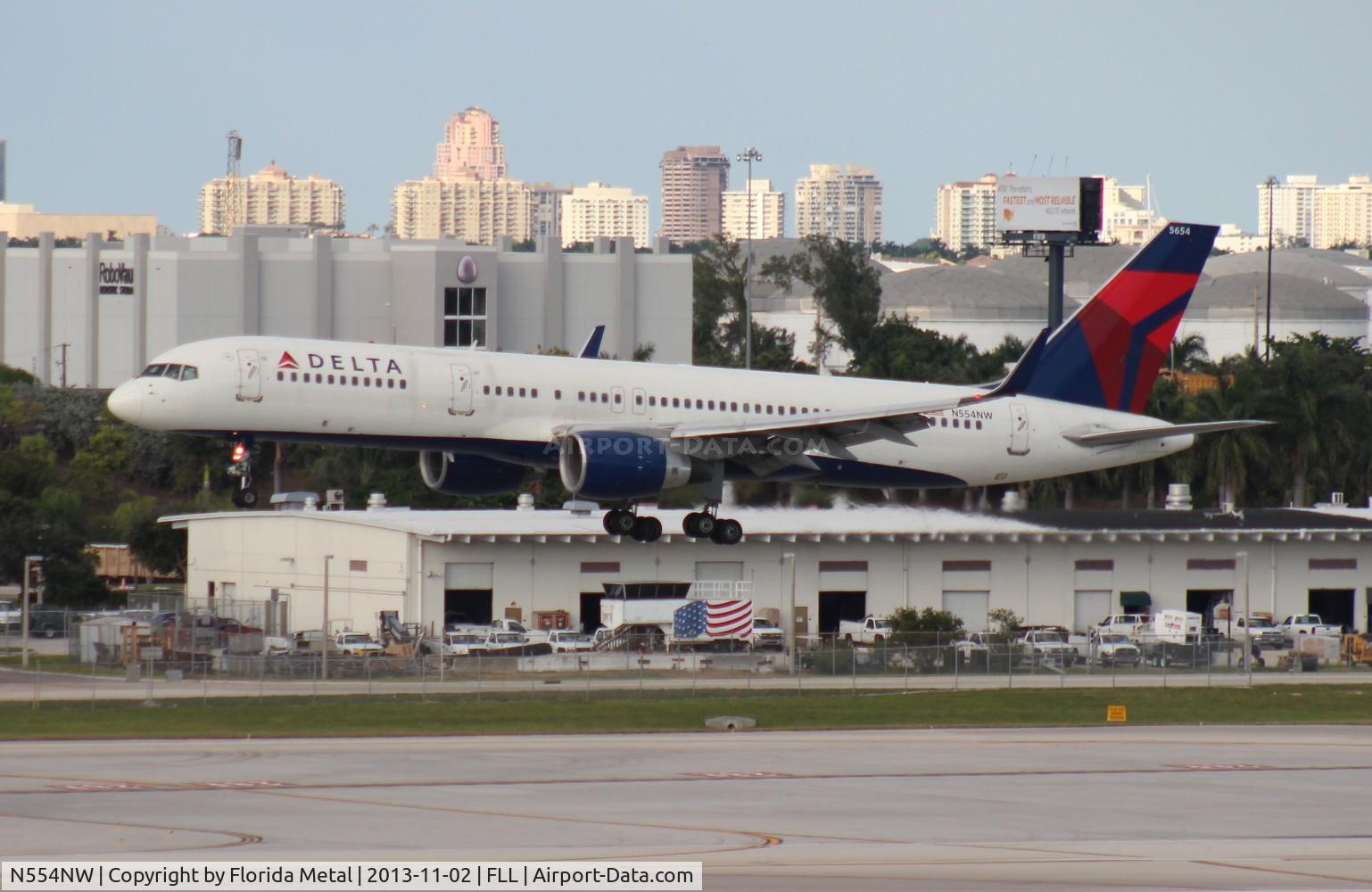 N554NW, 2001 Boeing 757-251 C/N 26501, Delta 757-200