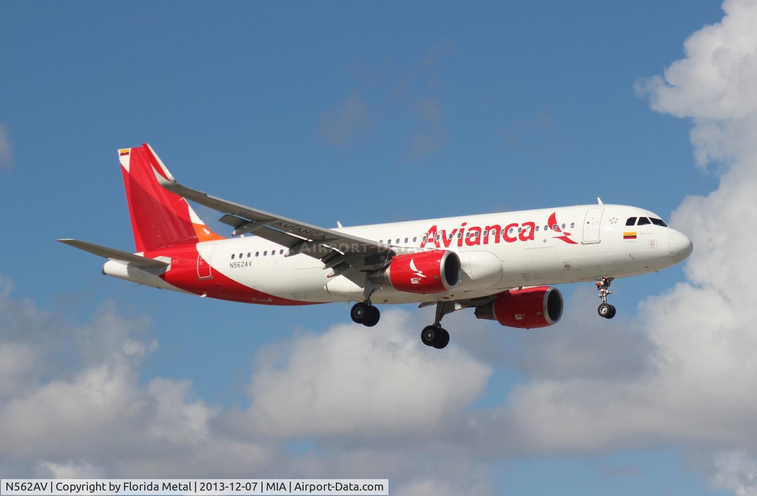 N562AV, 2013 Airbus A320-214 C/N 5622, Avianca A320