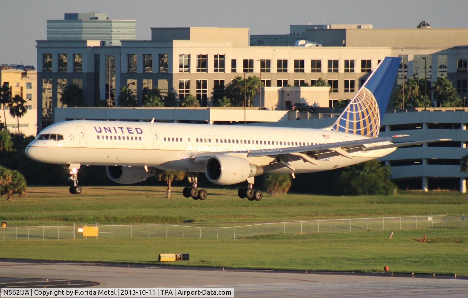 N562UA, 1992 Boeing 757-222 C/N 26664, United 757-200