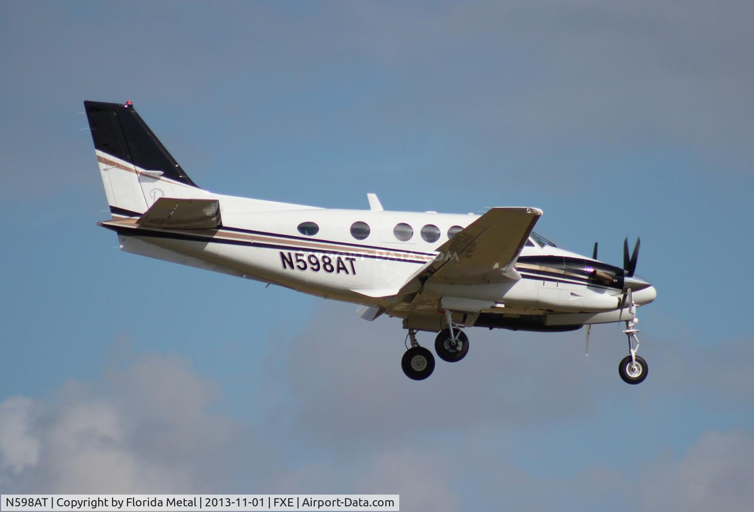 N598AT, 1997 Raytheon Aircraft Company C90A C/N LJ-1499, Beech C90A