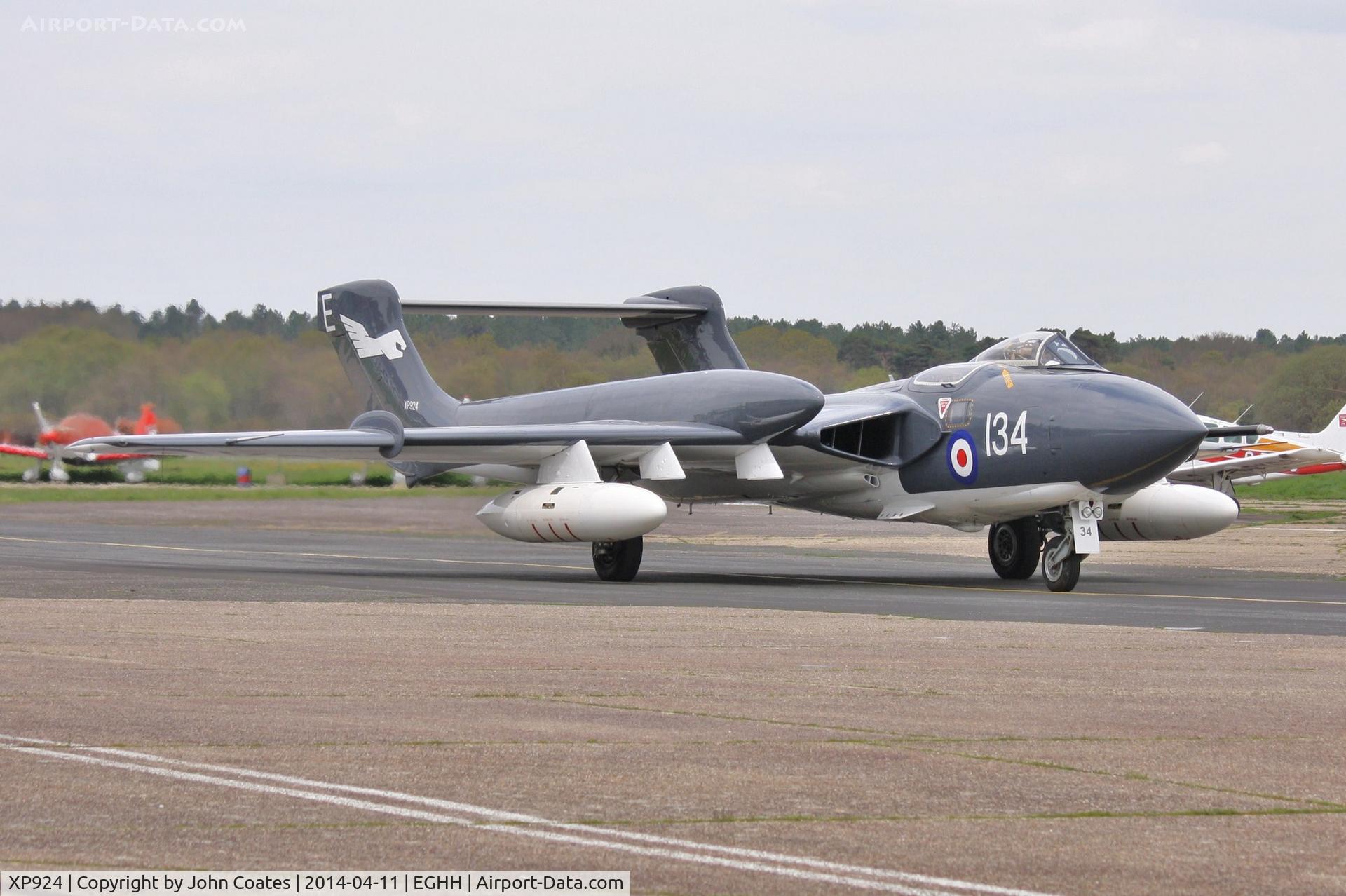 XP924, 1963 De Havilland DH-110 Sea Vixen D.3 C/N 10132, Taxiing out for ground run