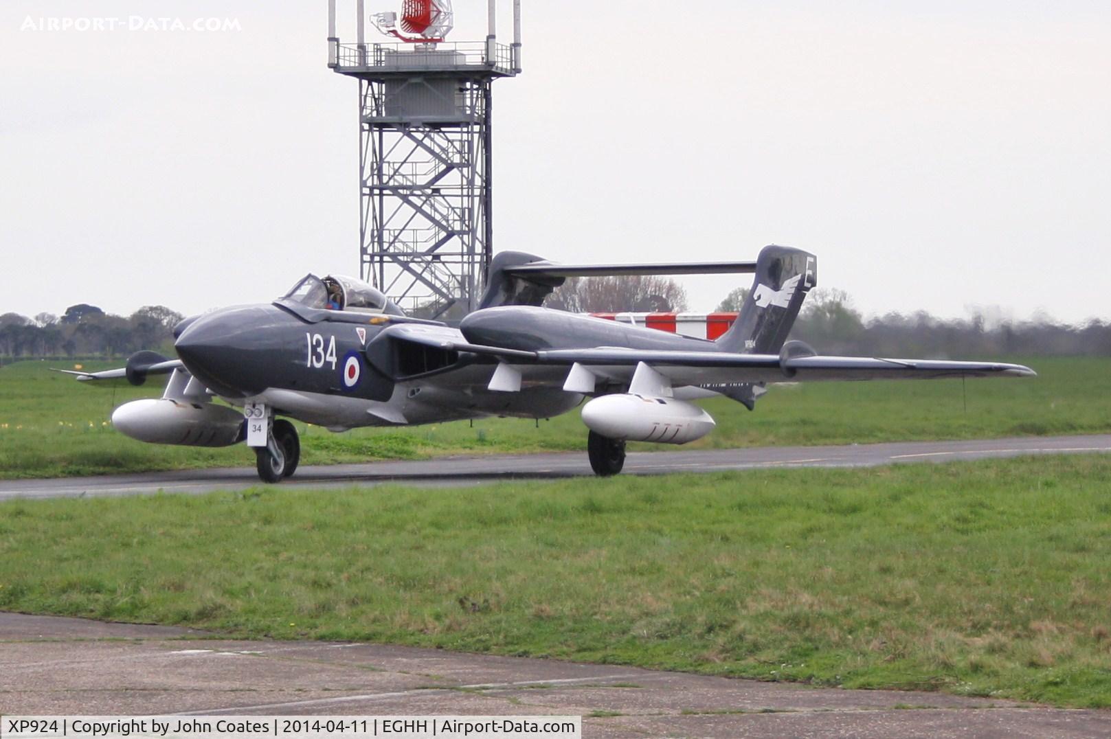 XP924, 1963 De Havilland DH-110 Sea Vixen D.3 C/N 10132, Returning from ground run