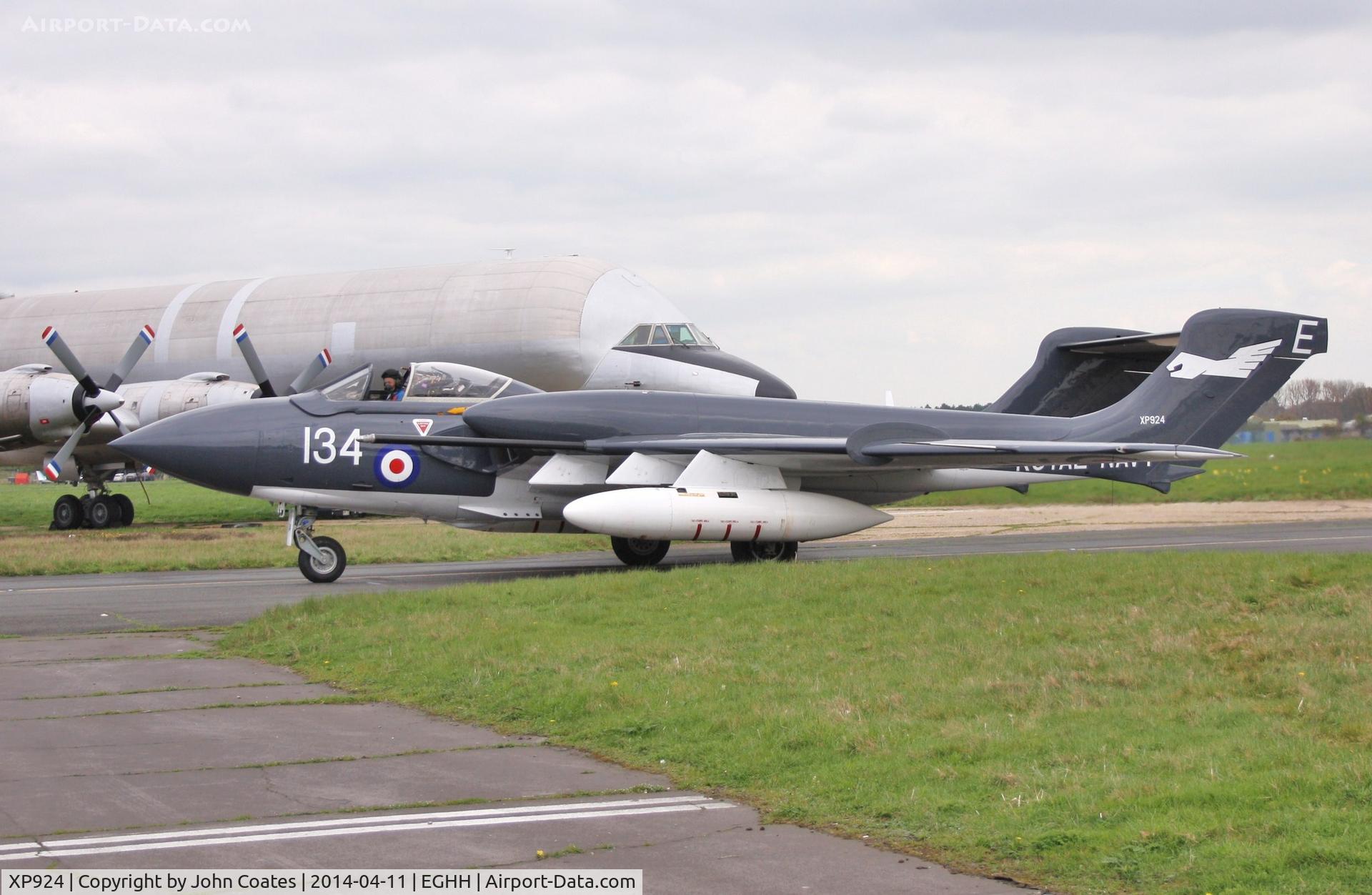 XP924, 1963 De Havilland DH-110 Sea Vixen D.3 C/N 10132, Returning home after ground run