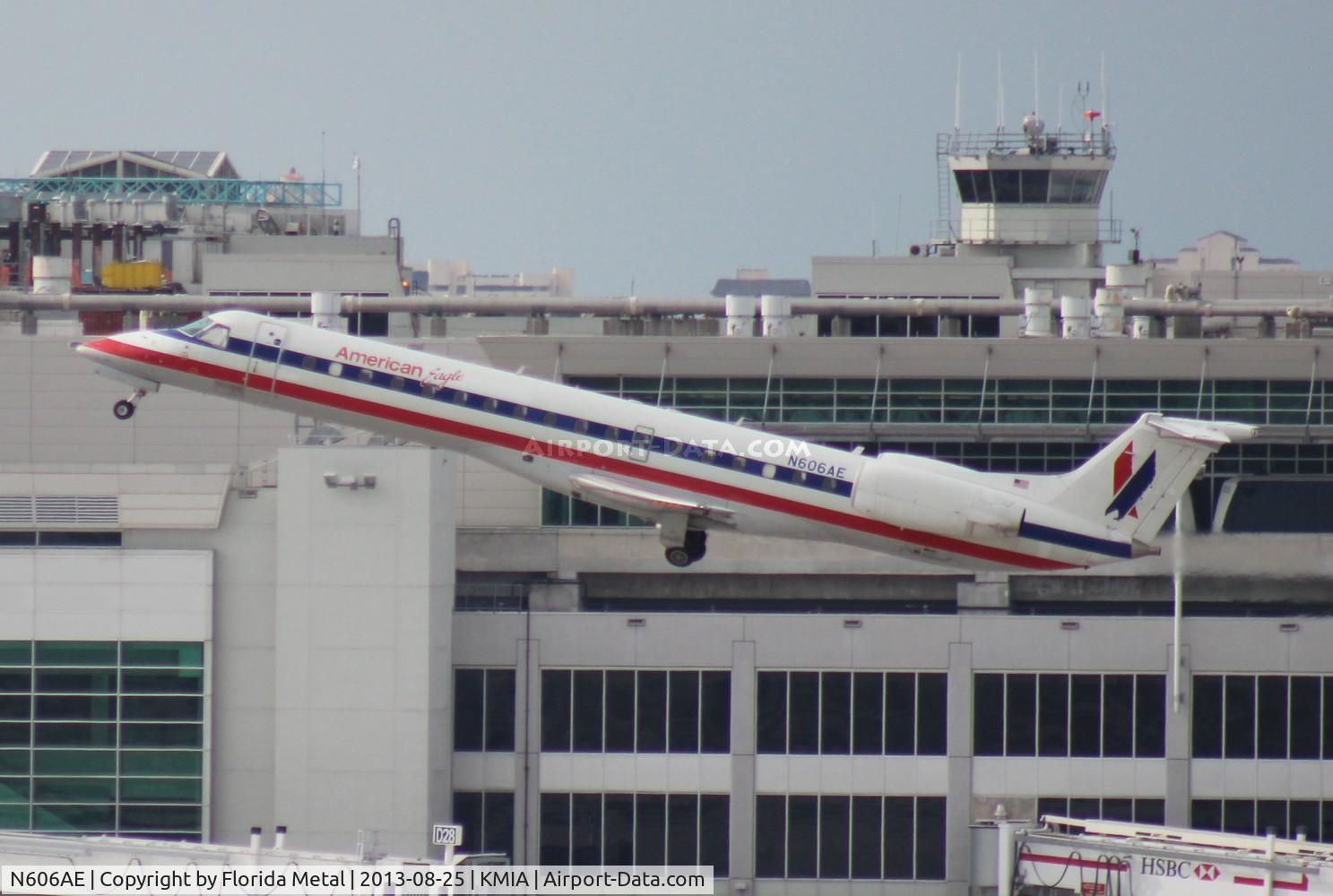 N606AE, 1998 Embraer ERJ-145LR (EMB-145LR) C/N 145062, Eagle E145LR