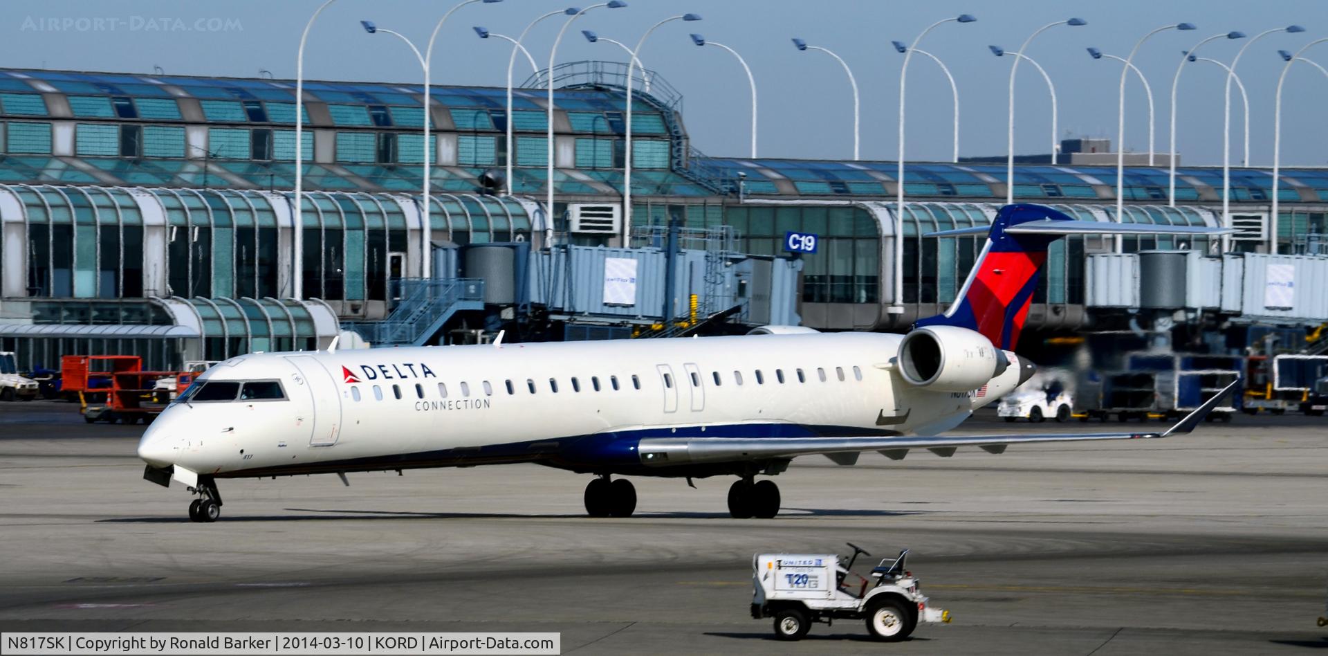 N817SK, 2006 Bombardier CRJ-900ER (CL-600-2D24) C/N 15107, Taxi Chicago