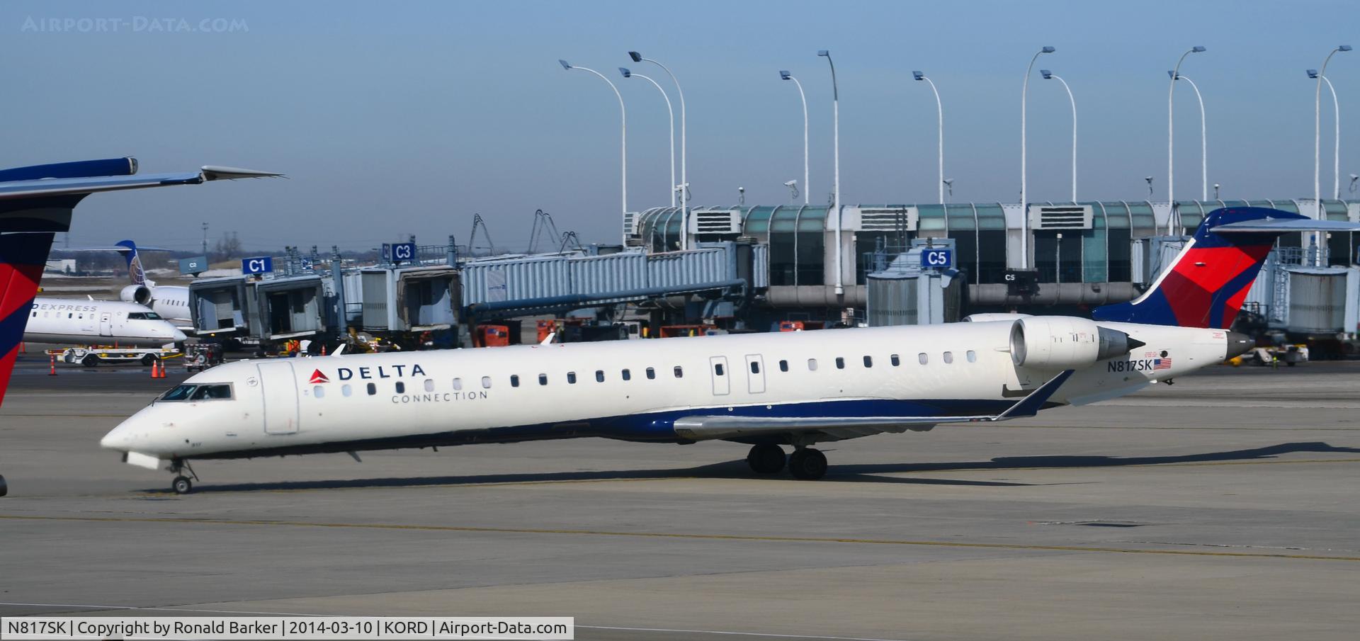 N817SK, 2006 Bombardier CRJ-900ER (CL-600-2D24) C/N 15107, Taxi Chicago
