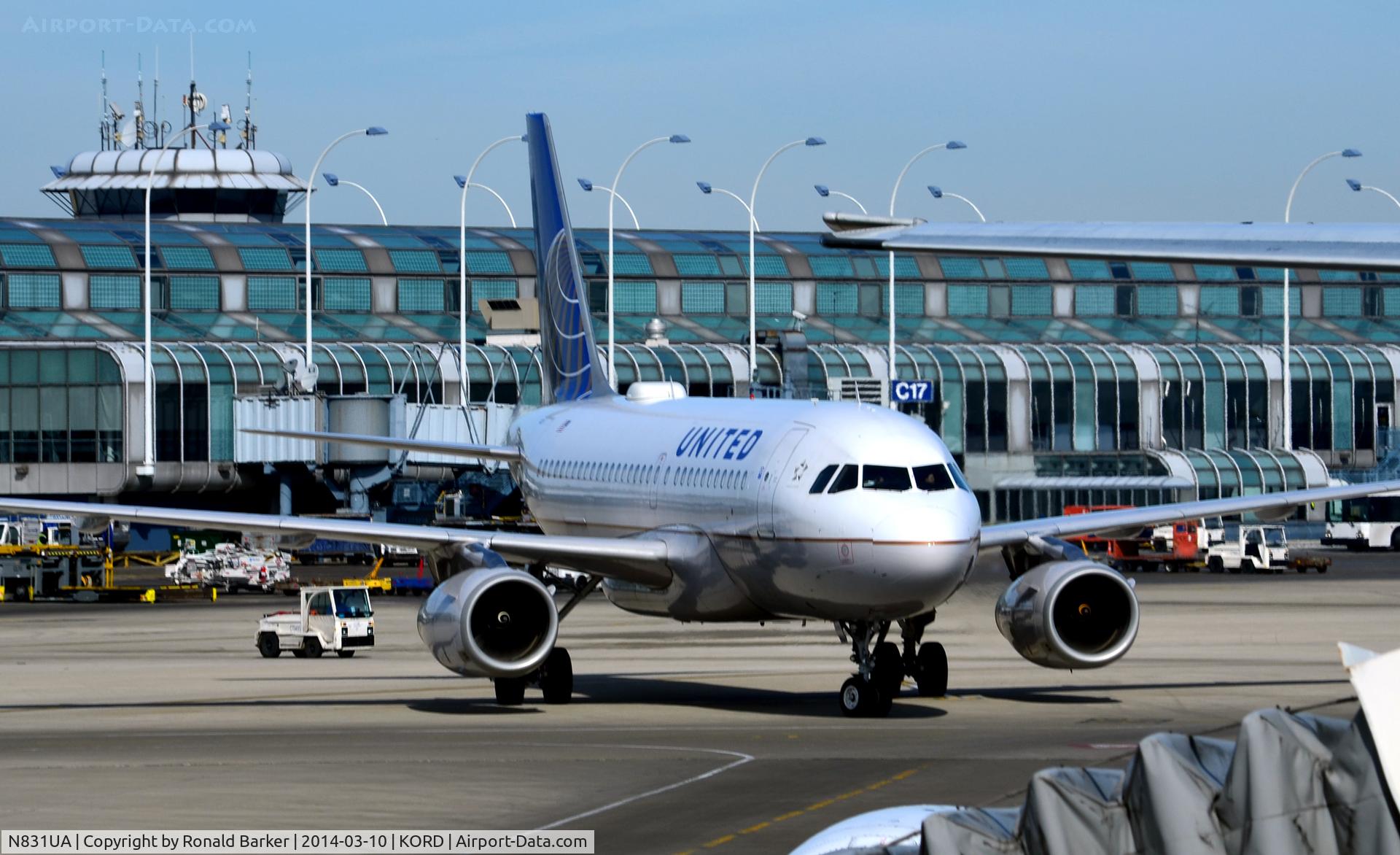 N831UA, 2000 Airbus A319-131 C/N 1291, Taxi Chicago