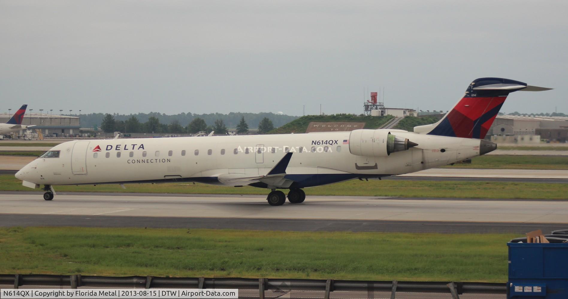N614QX, 2002 Bombardier CRJ-701 (CL-600-2C10) Regional Jet C/N 10049, Delta Connection CRJ-700