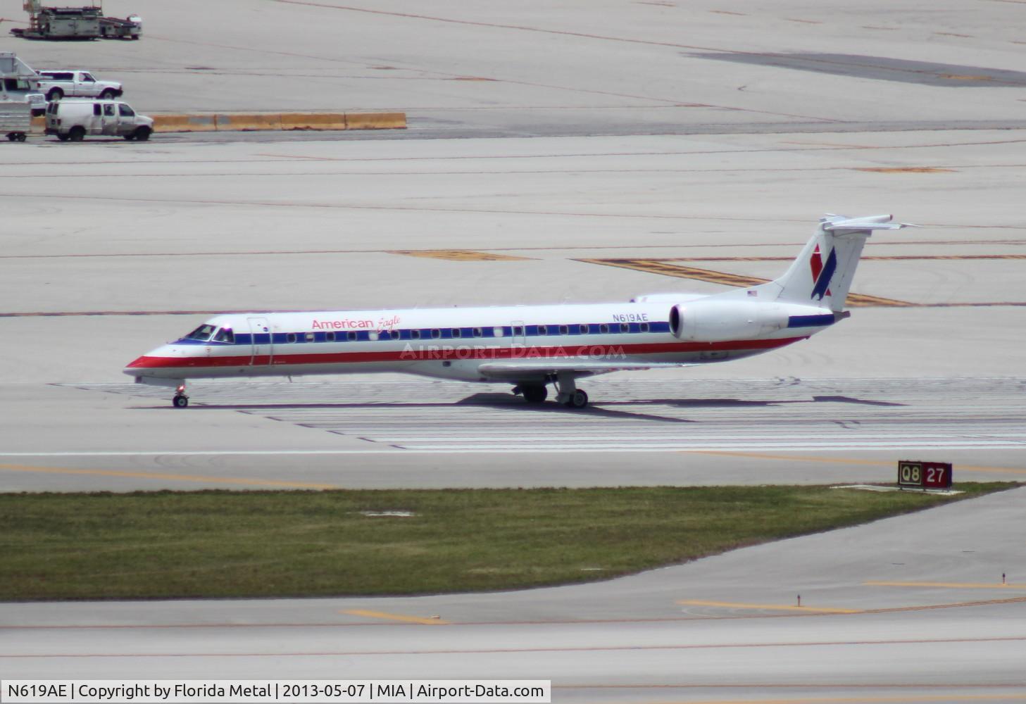 N619AE, 1998 Embraer ERJ-145LR (EMB-145LR) C/N 145101, American Eagle E145LR