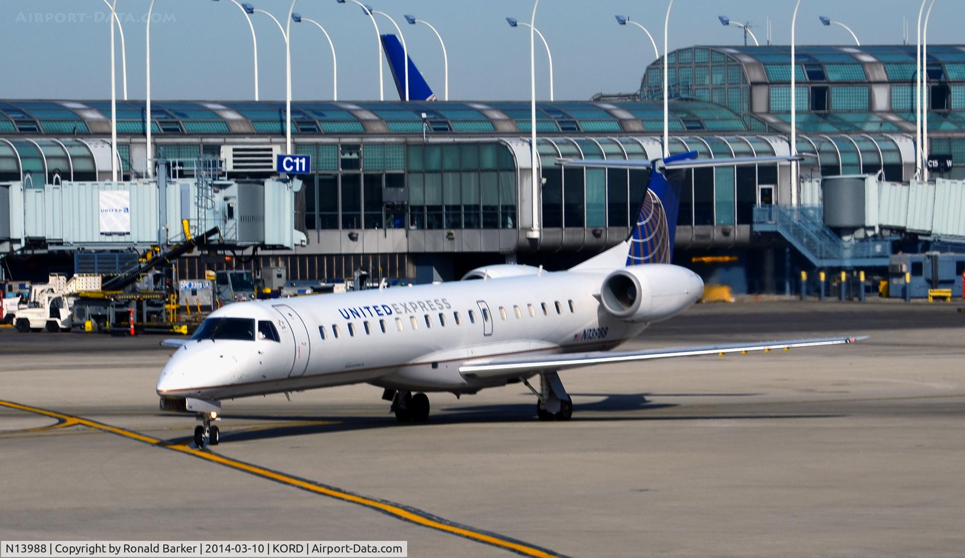 N13988, 2000 Embraer ERJ-145LR (EMB-145LR) C/N 145265, Taxi Chicago