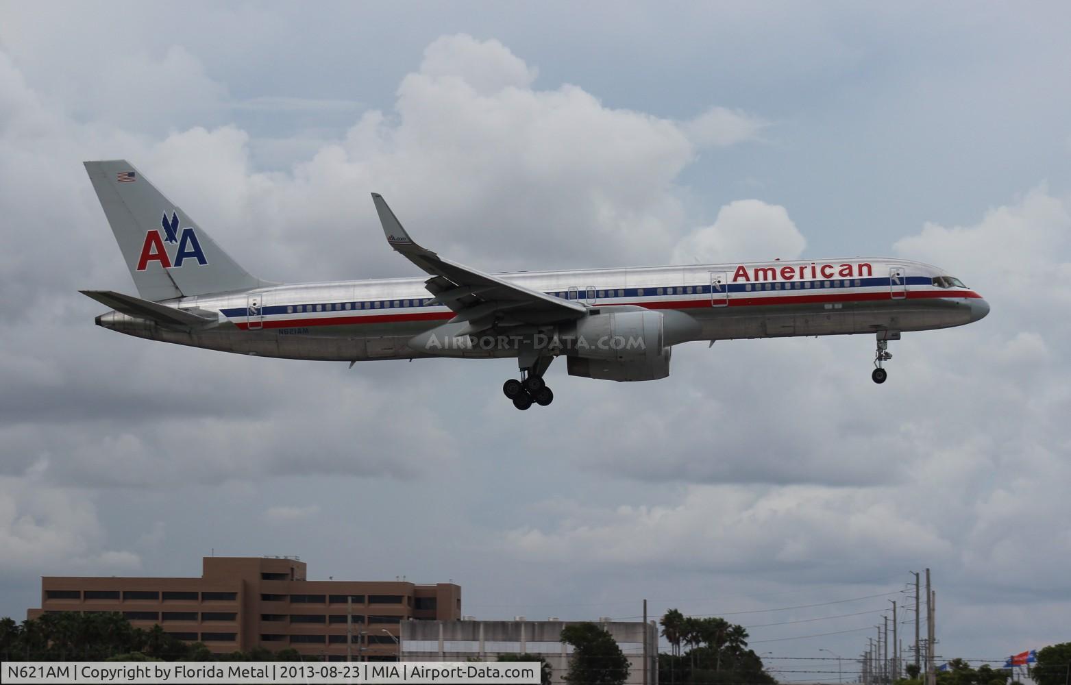 N621AM, 1990 Boeing 757-223 C/N 24579, American 757-200