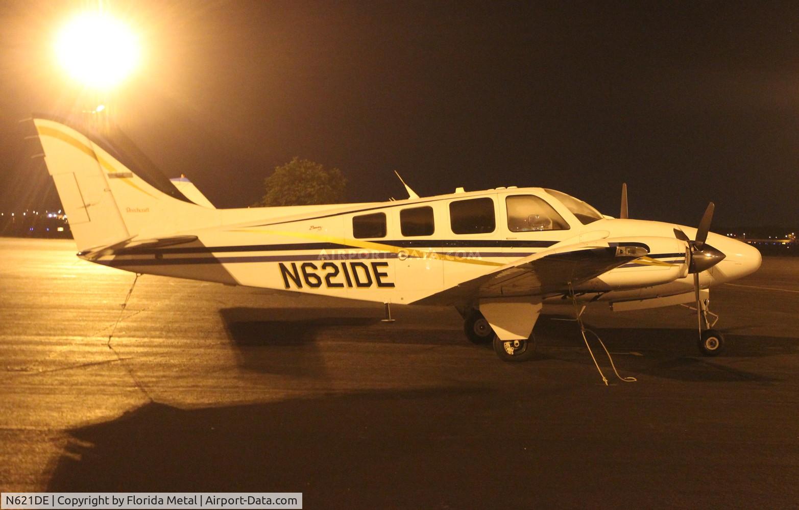 N621DE, 2002 Raytheon Aircraft Company 58 C/N TH-2032, Beech 58
