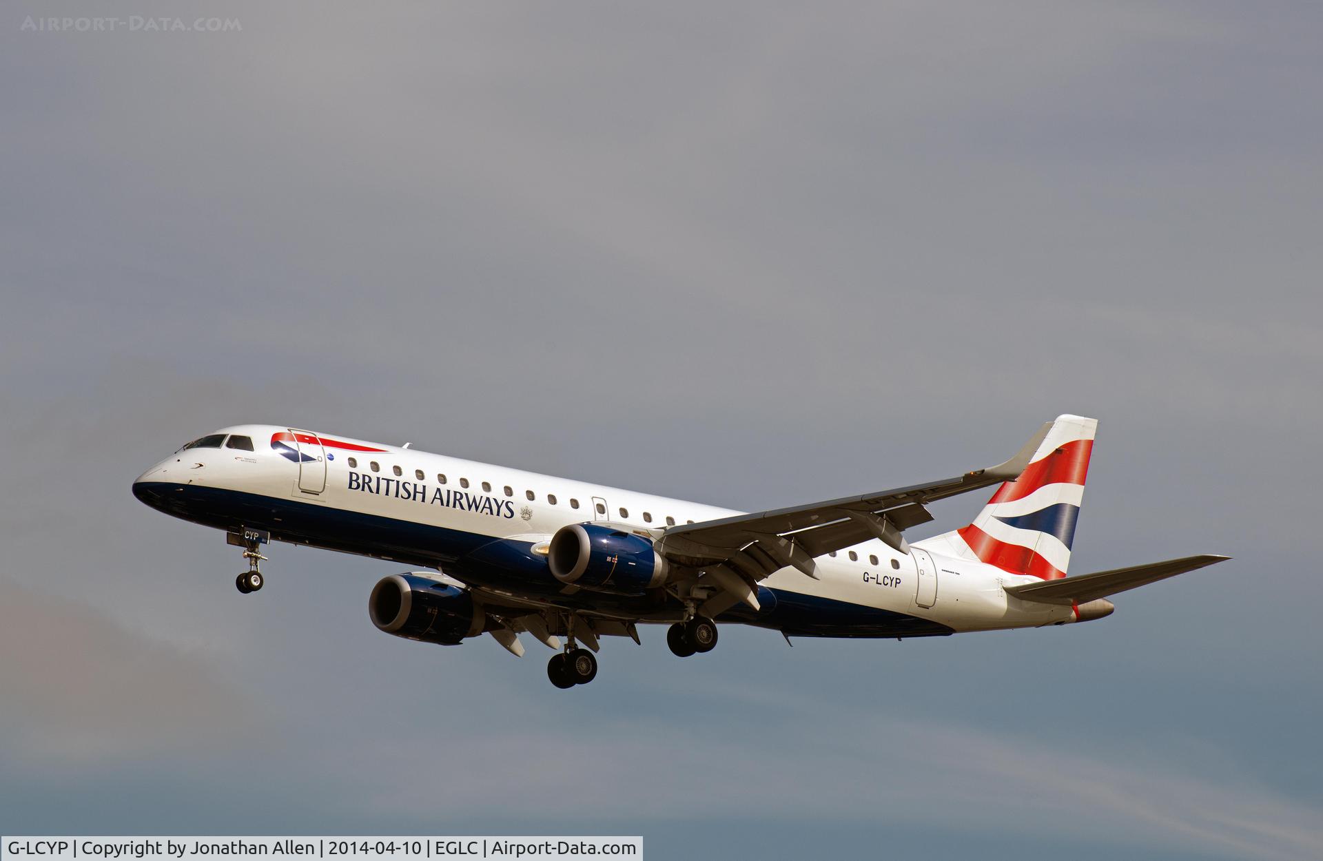 G-LCYP, 2011 Embraer 190SR (ERJ-190-100SR) C/N 19000443, On approach to London City Airport.