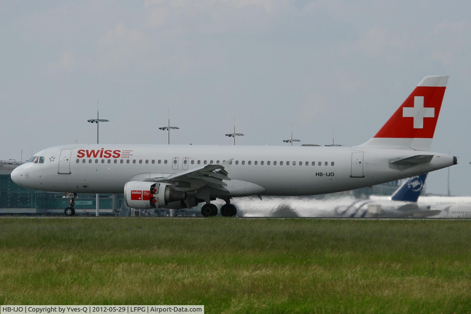 HB-IJO, 1997 Airbus A320-214 C/N 673, Airbus A320-214, Landing Rwy 26L, Roissy Charles De Gaulle Airport (LFPG-CDG)
