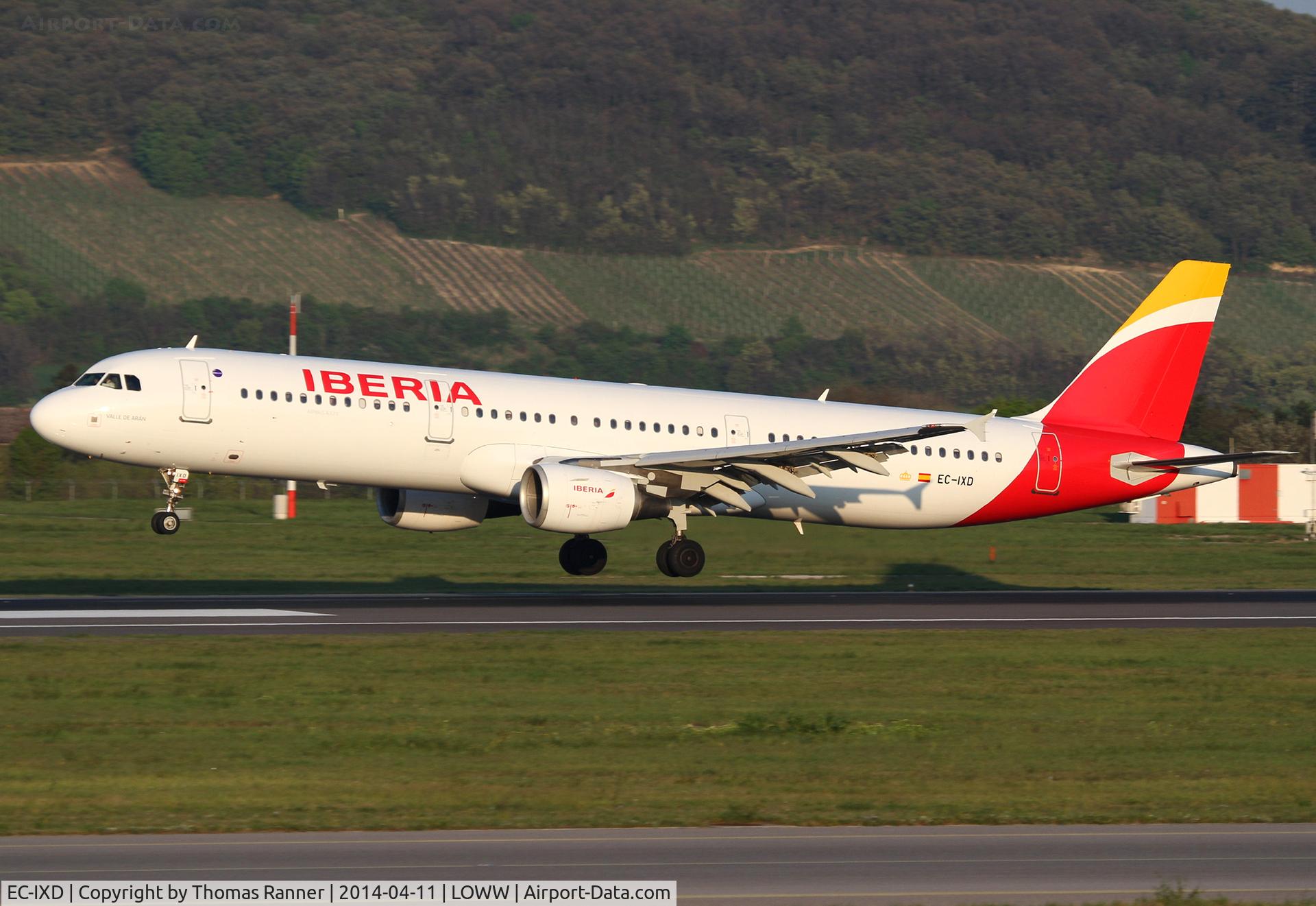EC-IXD, 2004 Airbus A321-211 C/N 2220, Iberia A321