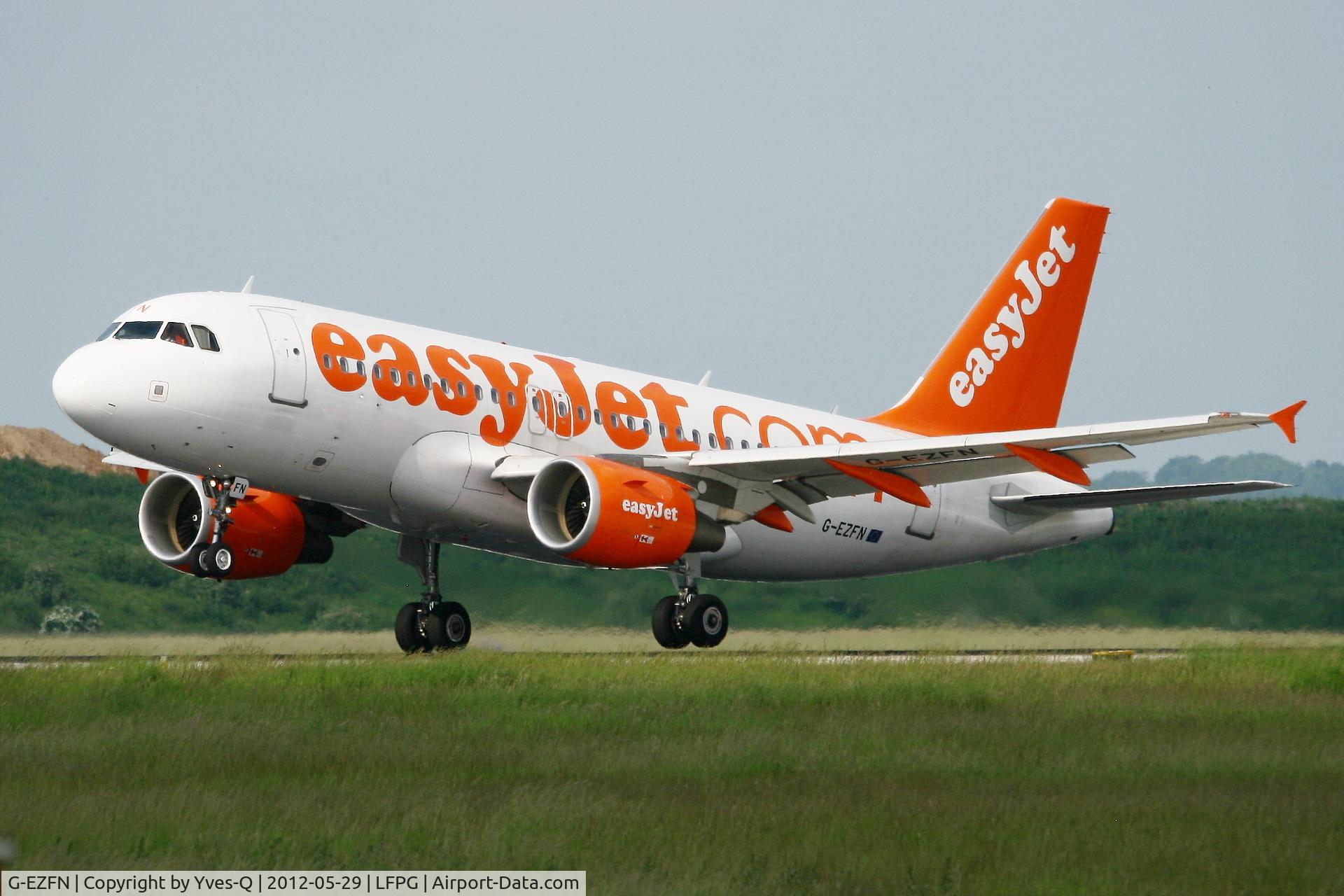 G-EZFN, 2009 Airbus A319-111 C/N 4076, Airbus A319-111, Landing Rwy 26L, Roissy Charles De Gaulle Airport (LFPG-CDG)