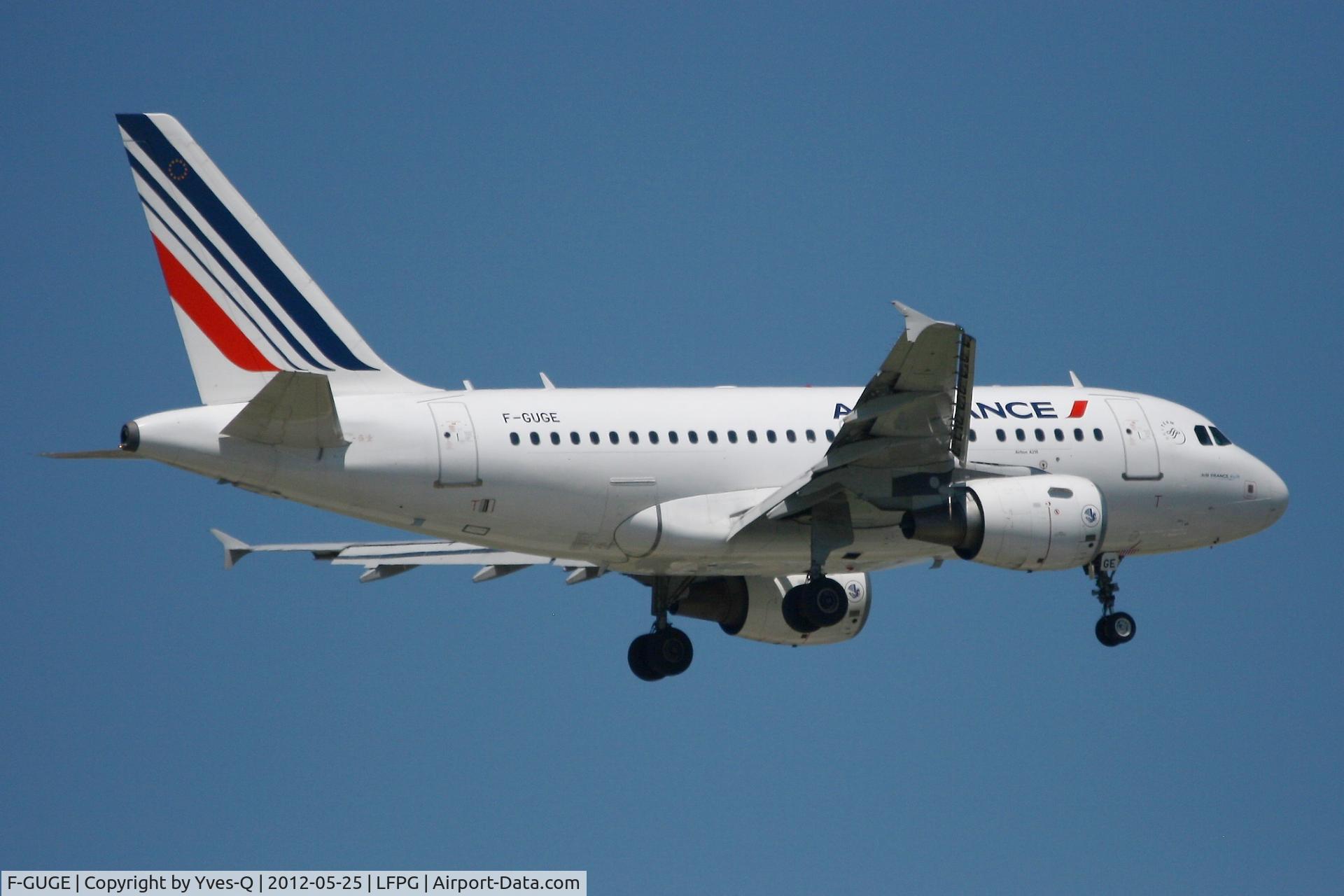 F-GUGE, 2003 Airbus A318-111 C/N 2100, Airbus A318-111, Short approach Rwy 08R, Roissy Charles De Gaulle Airport (LFPG-CDG)
