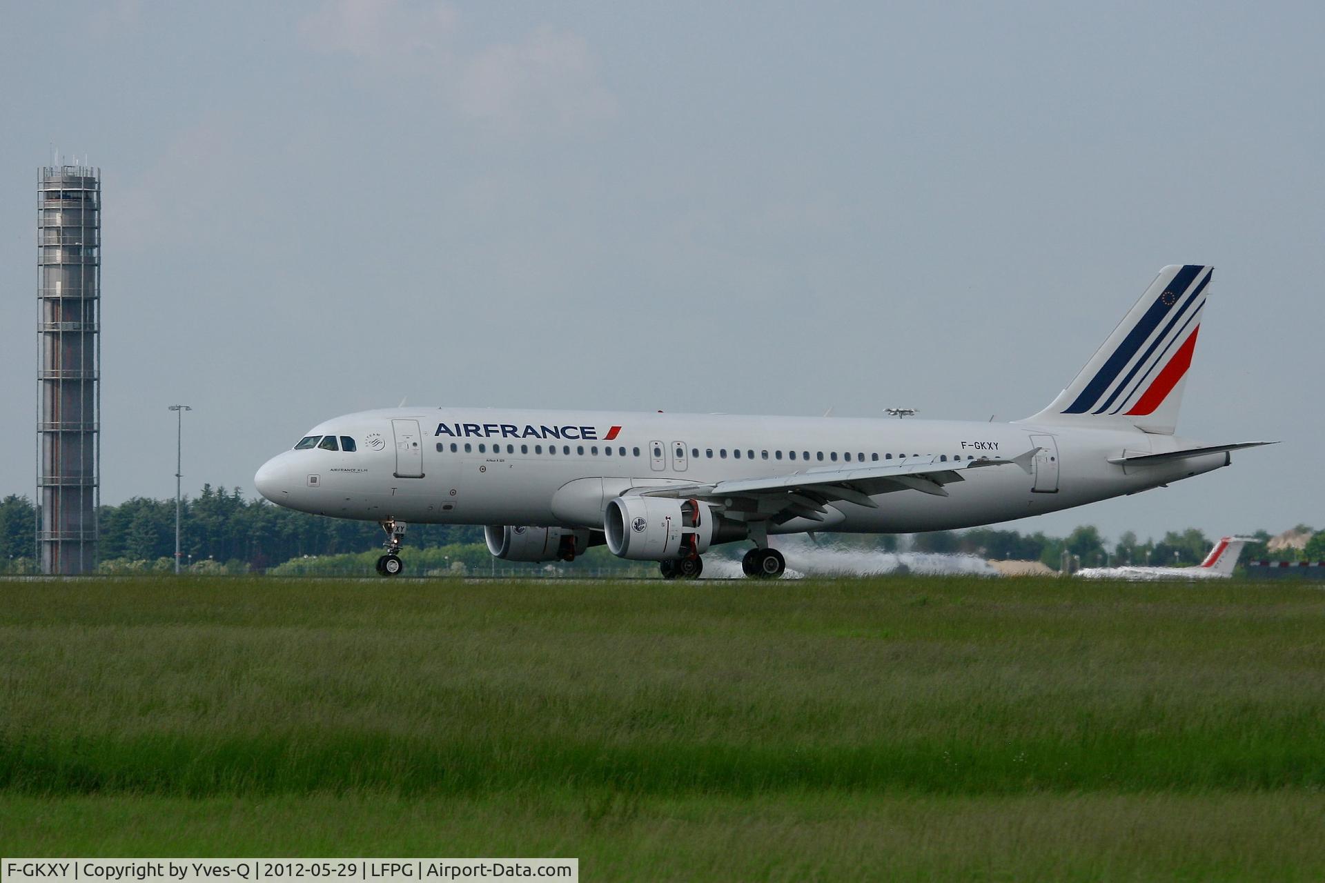 F-GKXY, 2009 Airbus A320-214 C/N 4105, Airbus A320-214, Landing Rwy 26L, Roissy Charles De Gaulle Airport (LFPG-CDG)