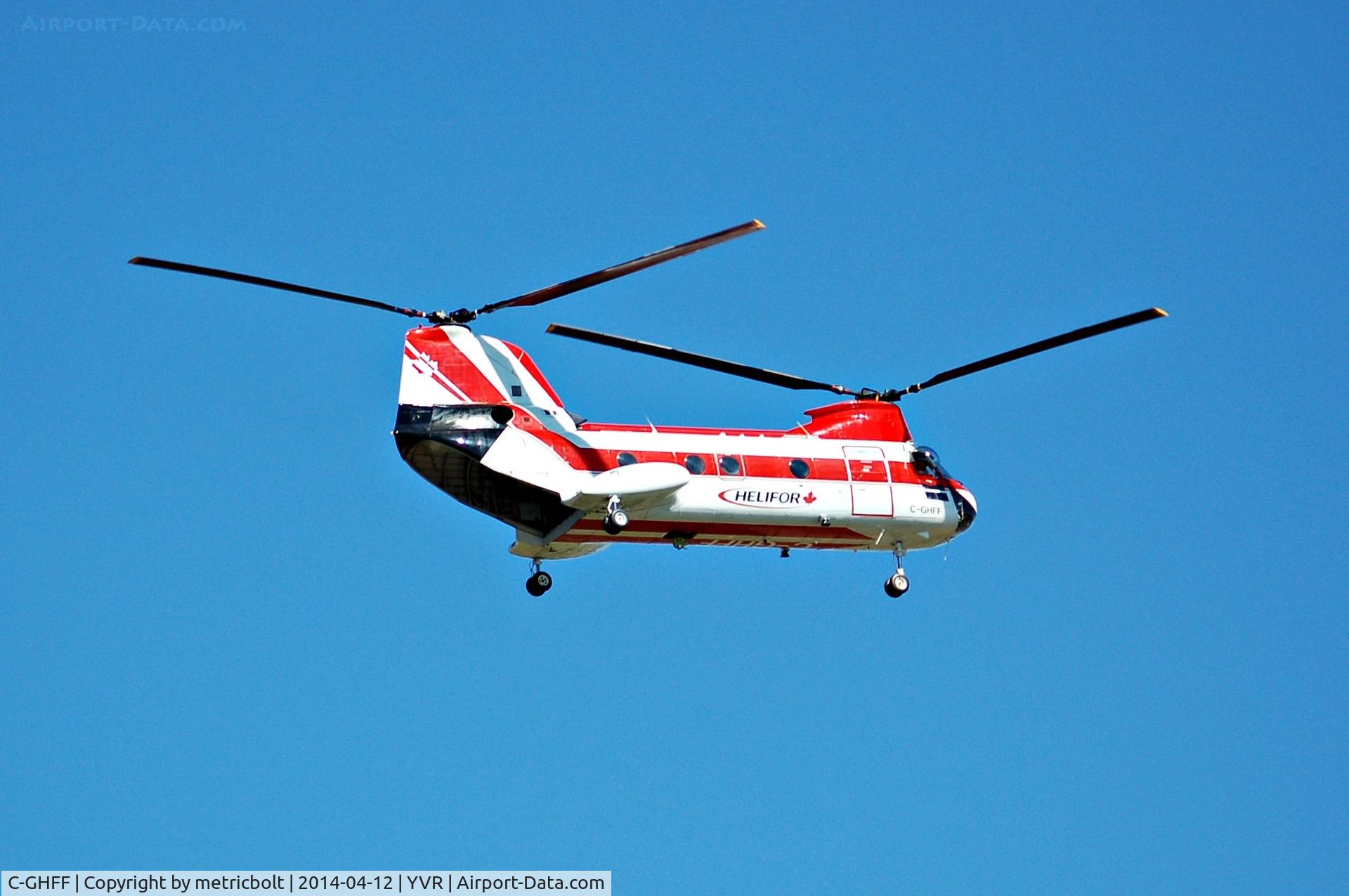 C-GHFF, 1963 Boeing Vertol 107-II C/N 406, quick shot as it flew by unexpectedly