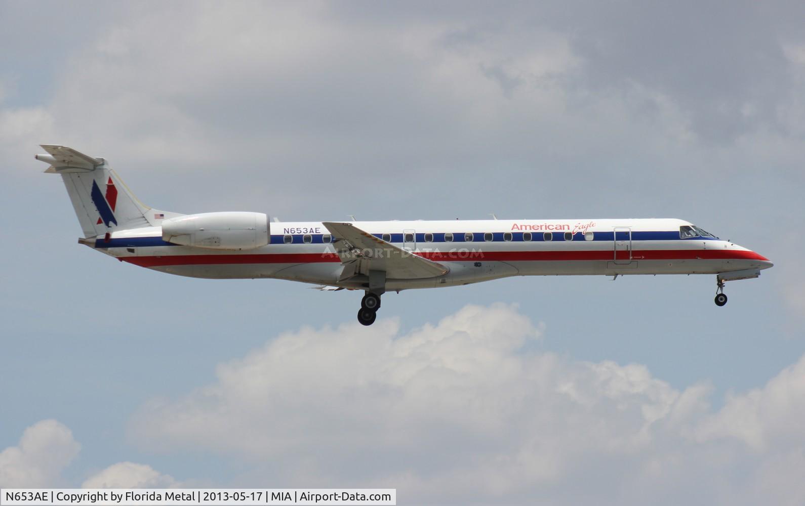N653AE, 2001 Embraer ERJ-145LR (EMB-145LR) C/N 145433, Eagle E145LR