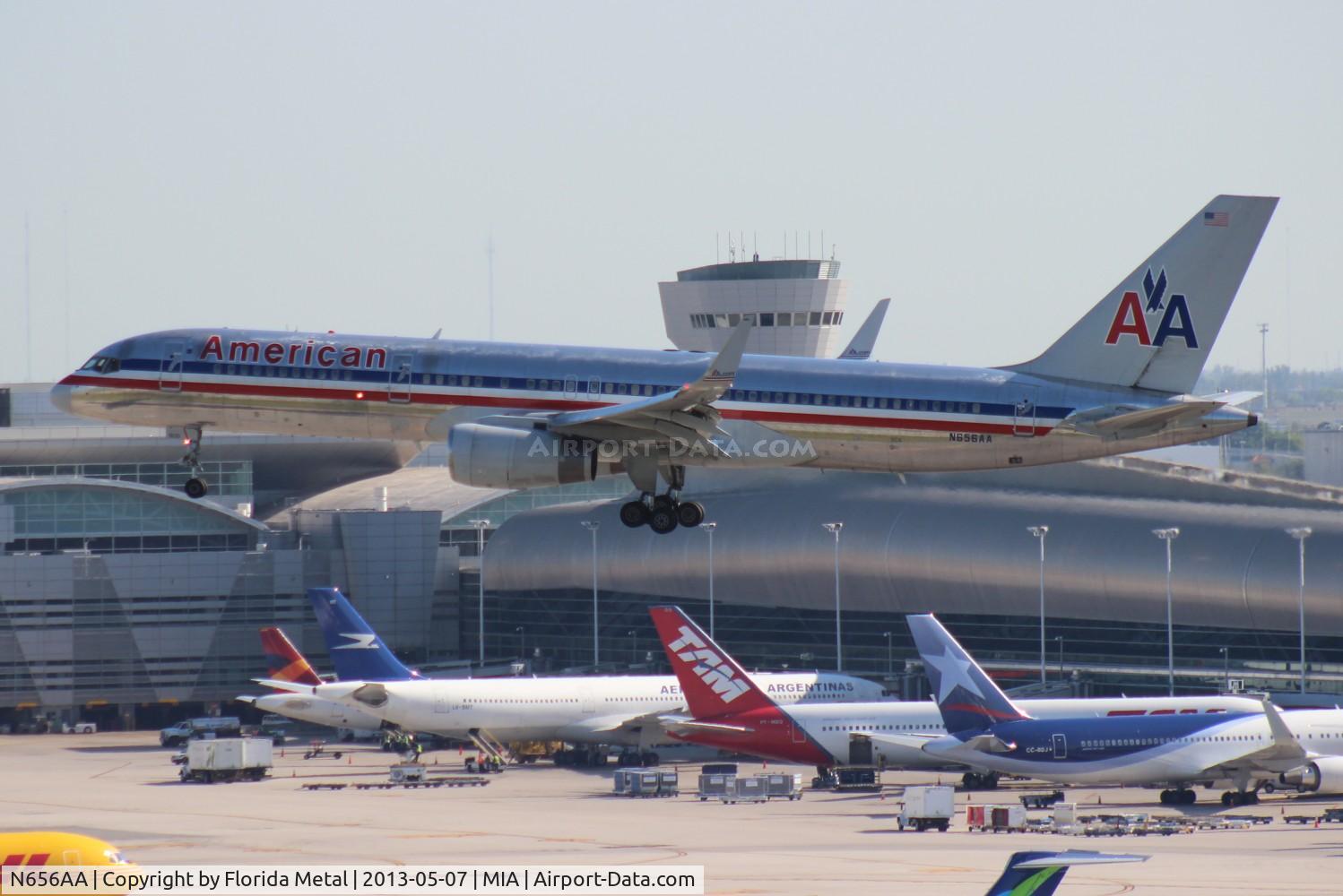 N656AA, 1991 Boeing 757-223 C/N 24614, American 757-200