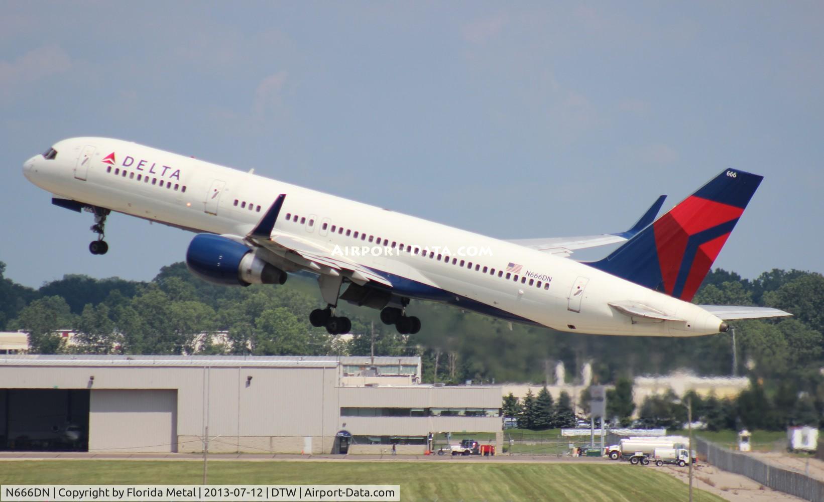 N666DN, 1991 Boeing 757-232 C/N 25034, Delta 757-200