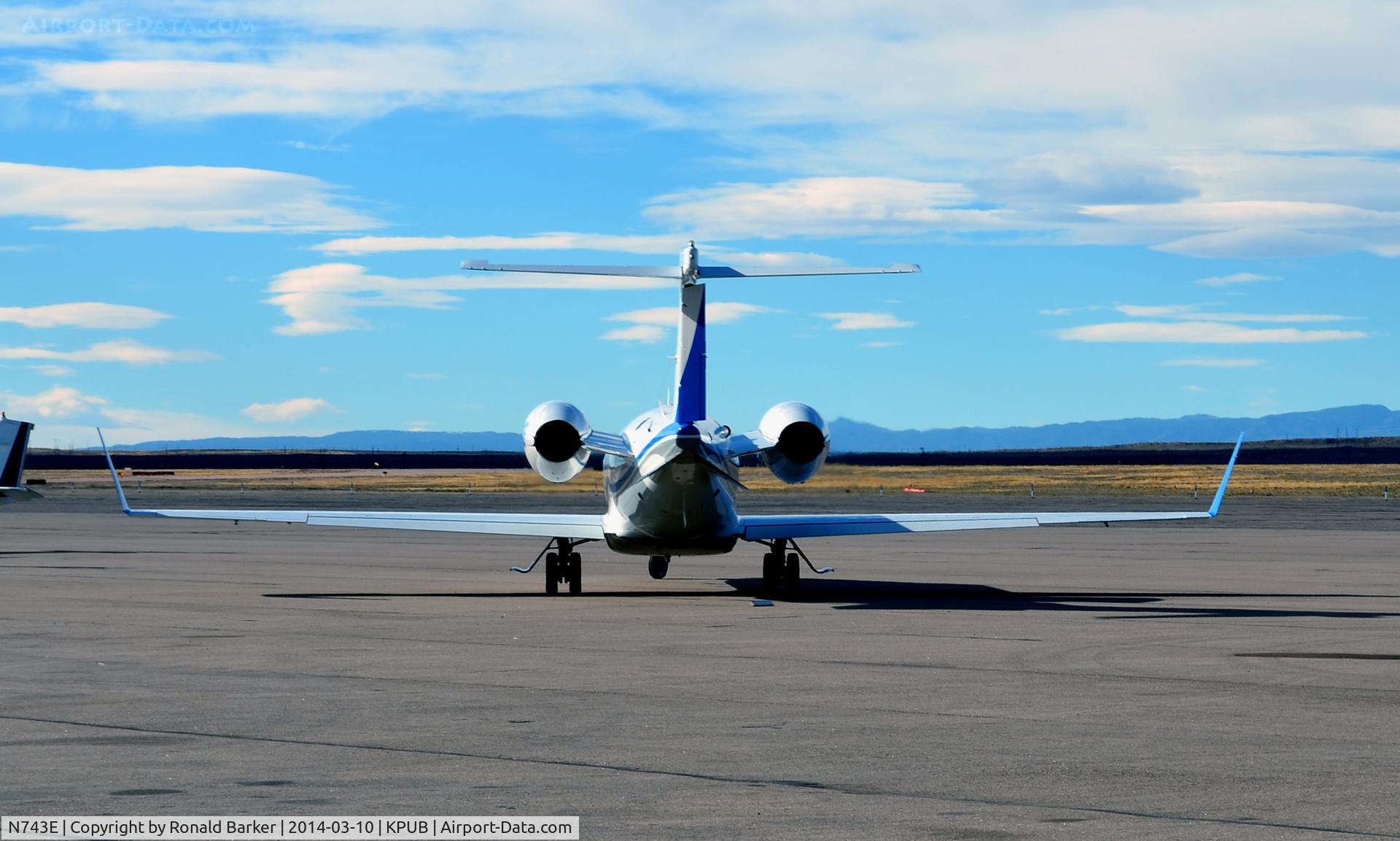 N743E, 1998 Learjet 45 C/N 45-016, Taxi Pueblo
