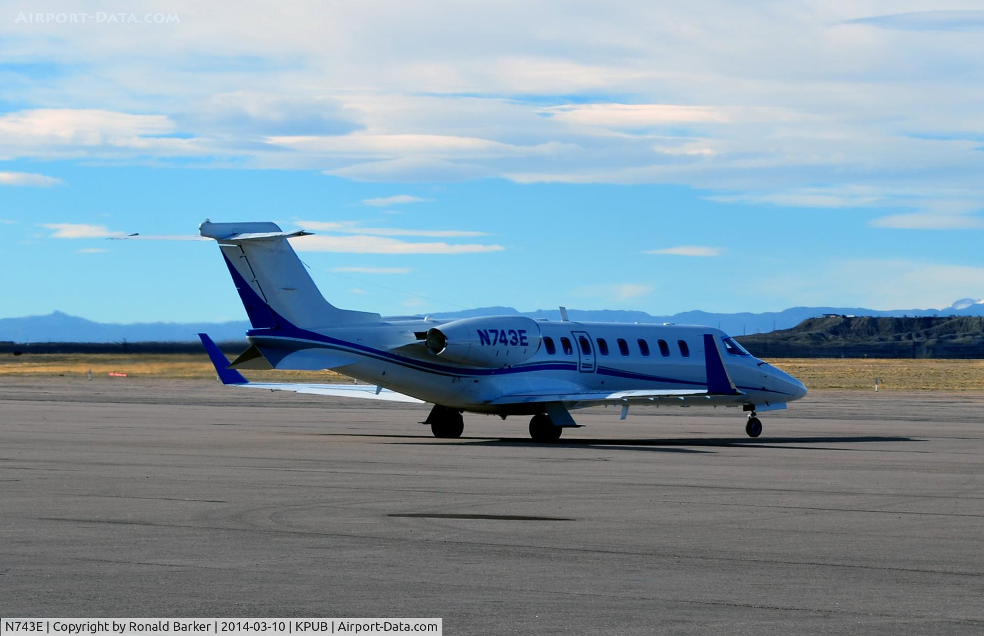 N743E, 1998 Learjet 45 C/N 45-016, Taxi Pueblo