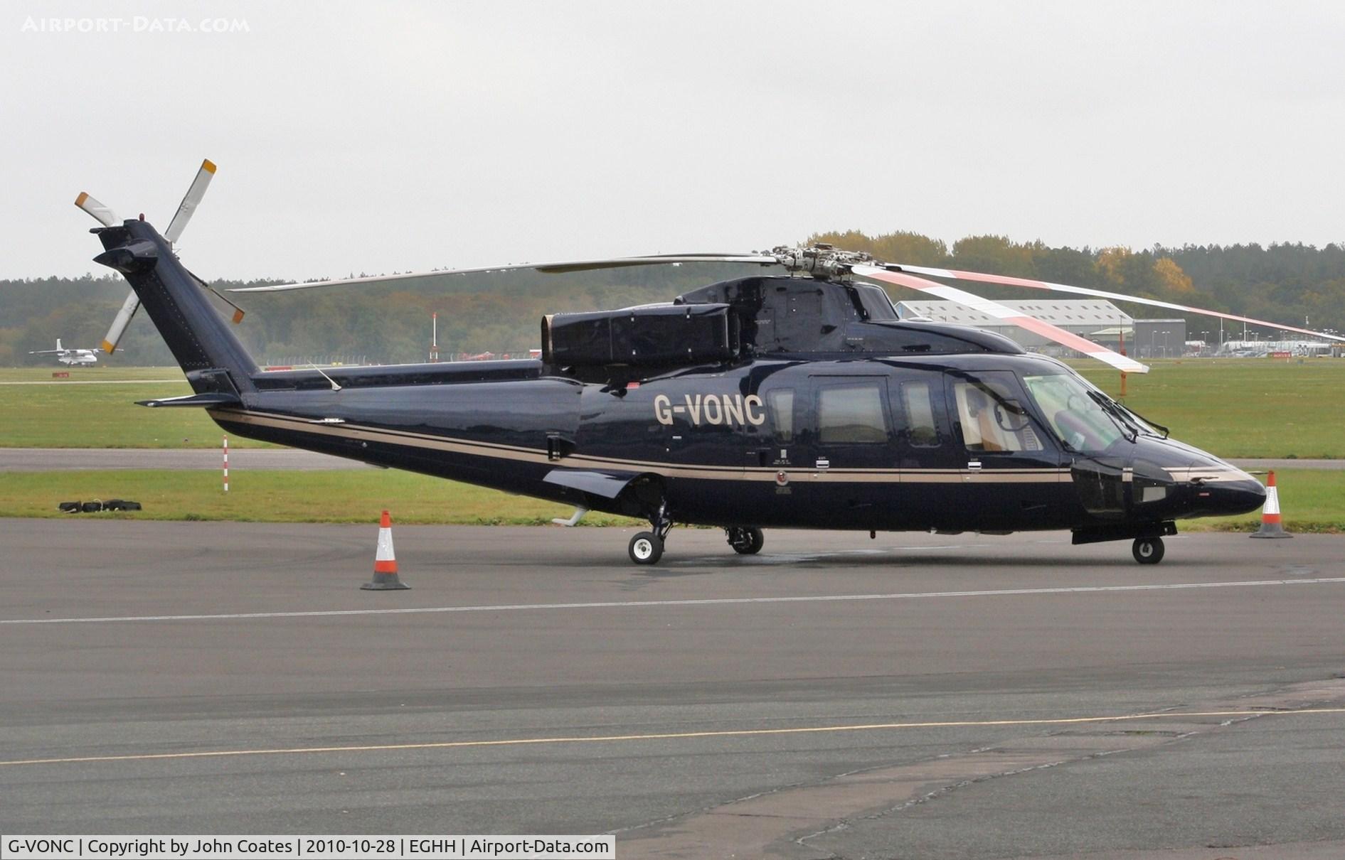 G-VONC, 1989 Sikorsky S-76B C/N 760354, At Sigs