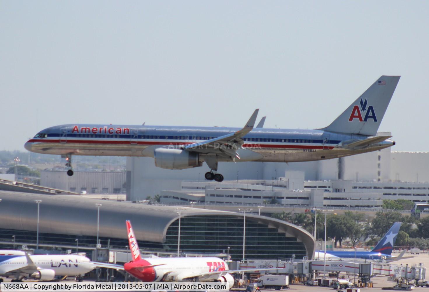 N668AA, 1992 Boeing 757-223 C/N 25333, American 757-200