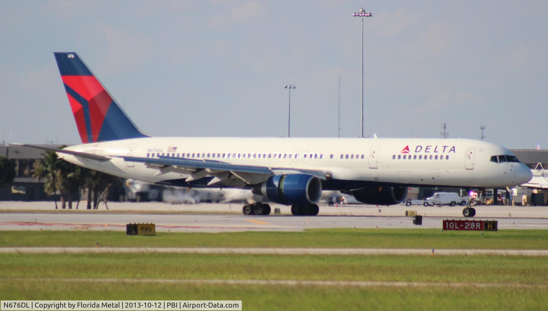 N676DL, 1992 Boeing 757-232 C/N 25981, Delta 757-200