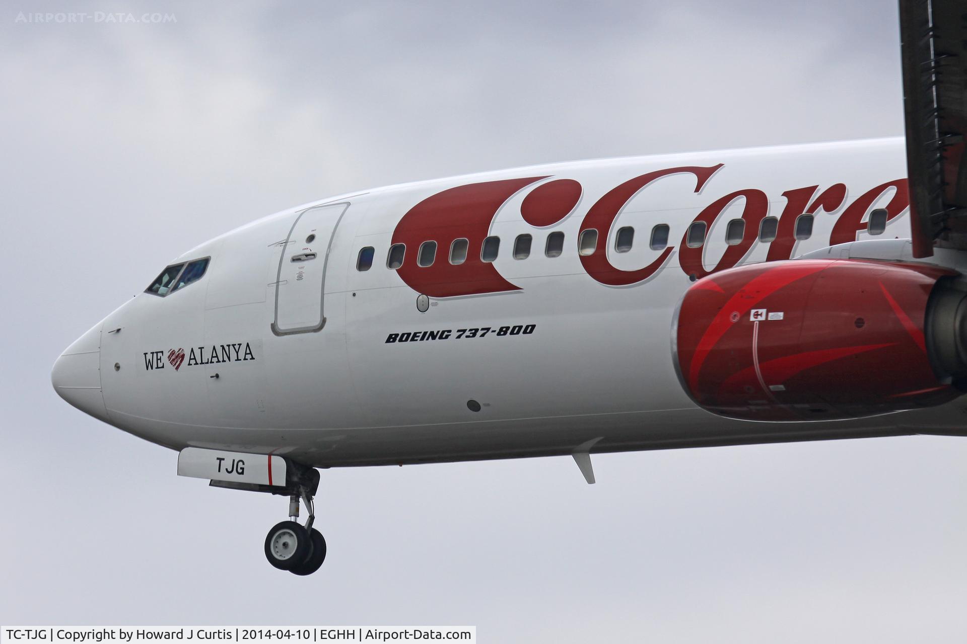 TC-TJG, 1999 Boeing 737-86J C/N 29120, [Close up on approach.] 