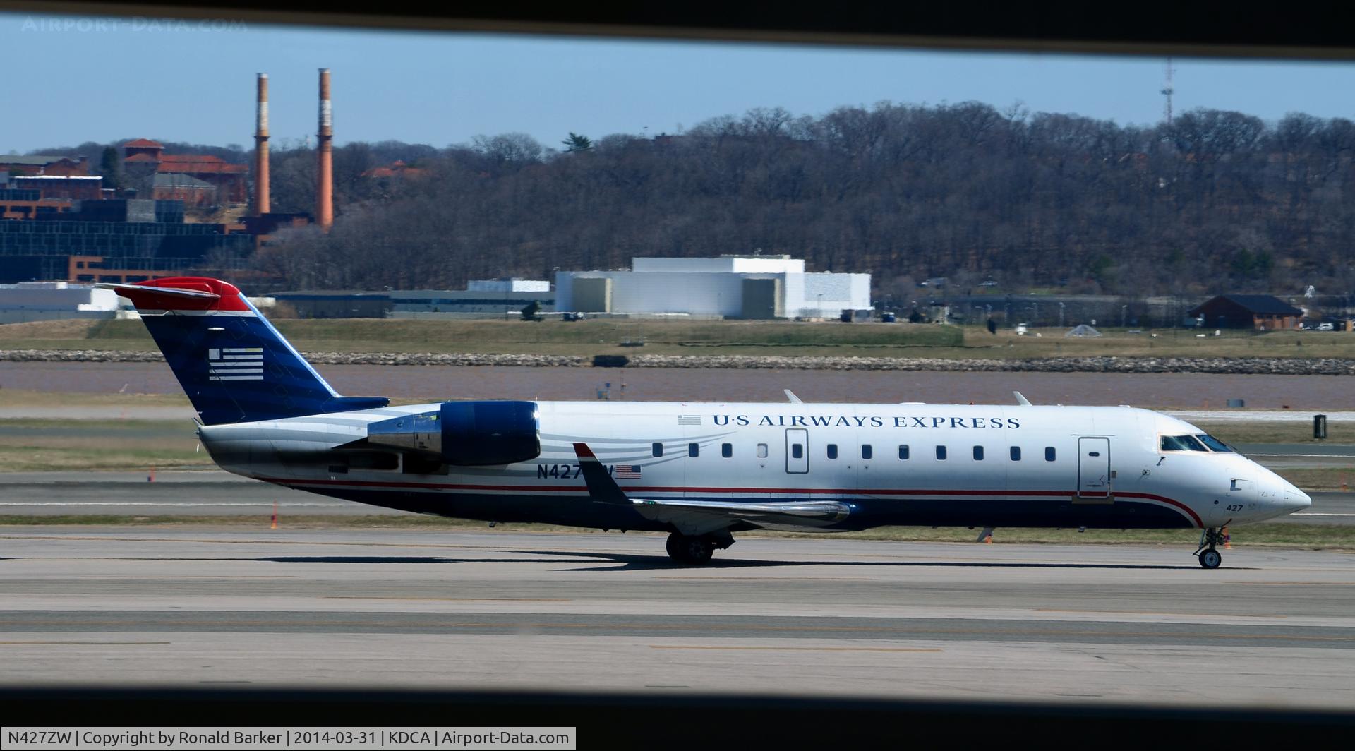 N427ZW, 2002 Bombardier CRJ-200LR (CL-600-2B19) C/N 7685, Taxi National
